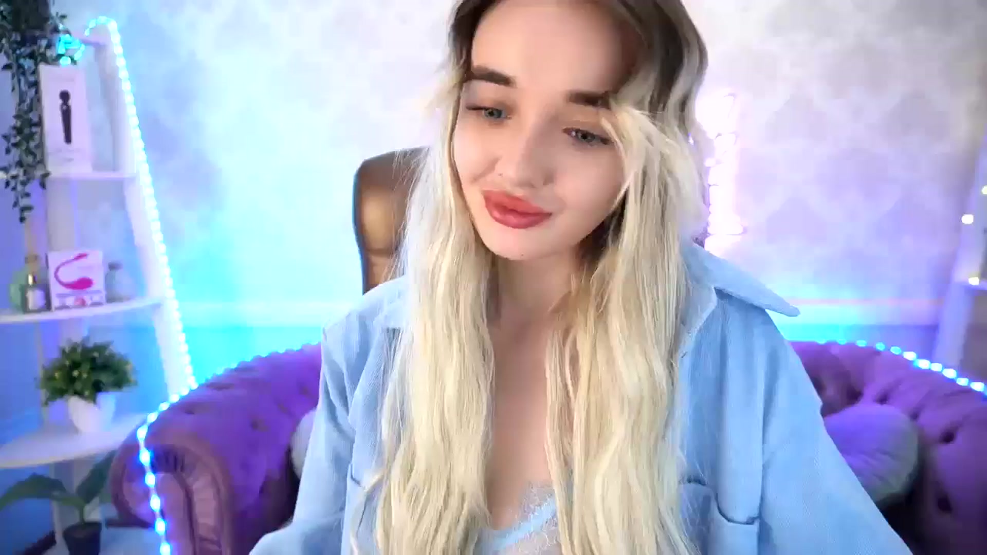 Gallery image thumbnail from TrixieHey's myfreecams stream on, 05/04/2024, 20:00 image 5 of 20