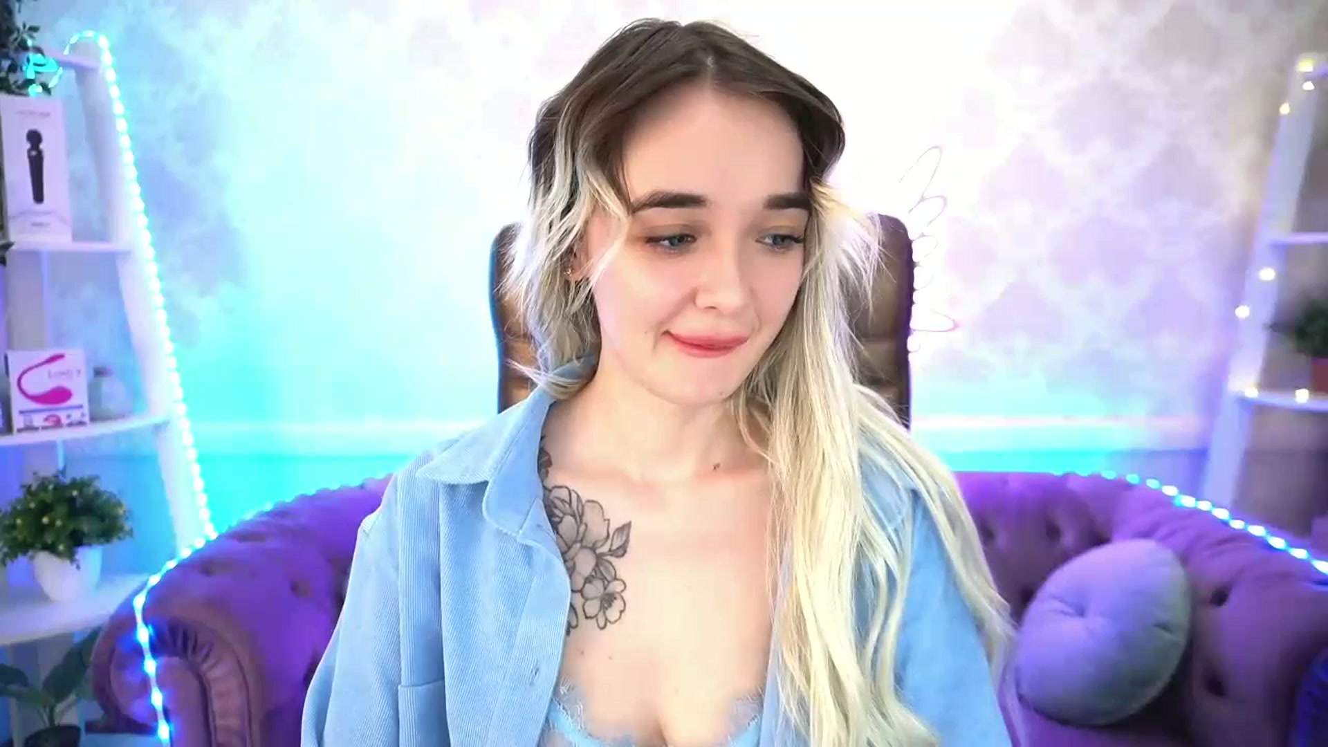 Gallery image thumbnail from TrixieHey's myfreecams stream on, 05/04/2024, 23:36 image 16 of 20