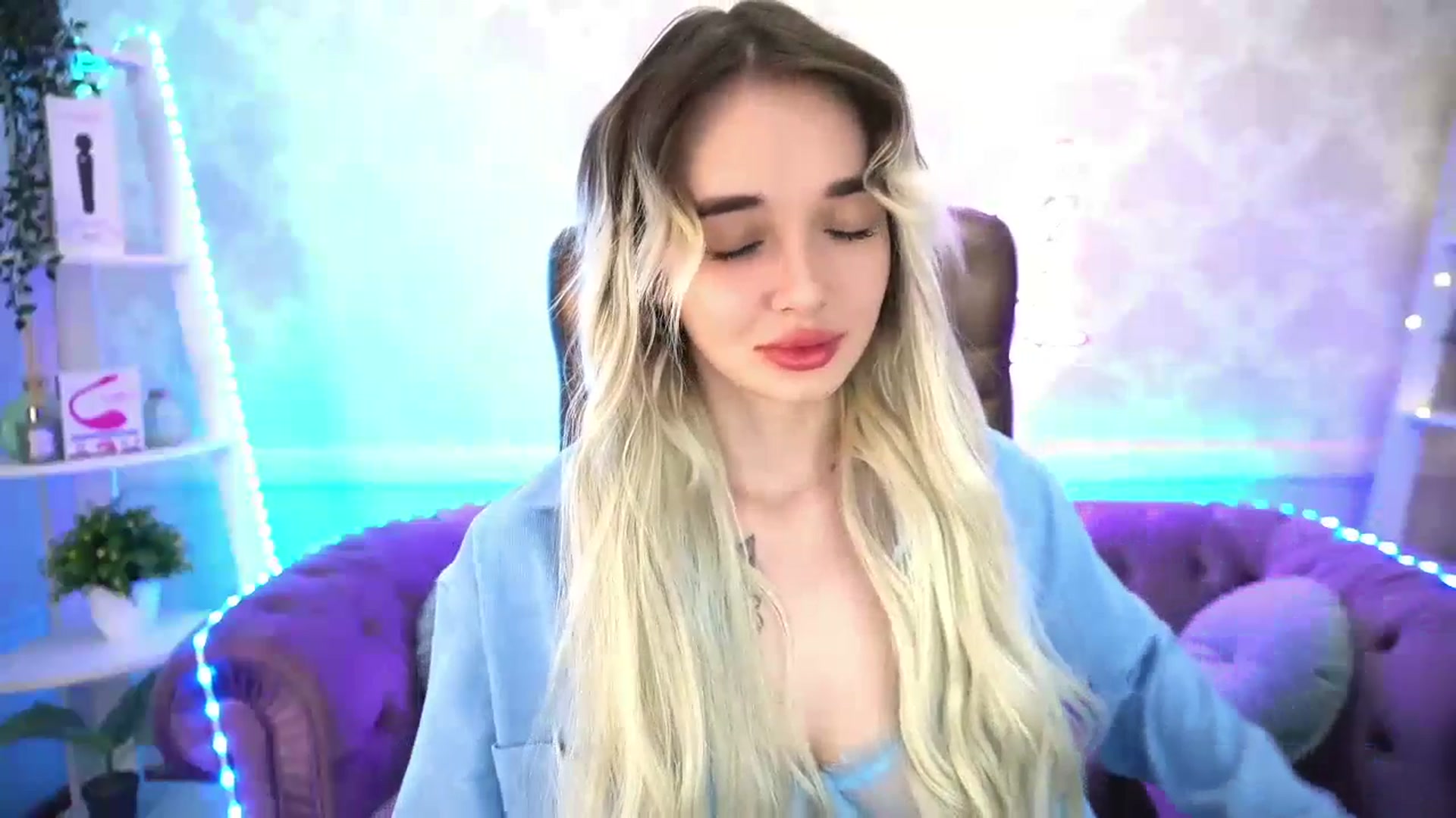 Gallery image thumbnail from TrixieHey's myfreecams stream on, 05/04/2024, 23:36 image 2 of 20