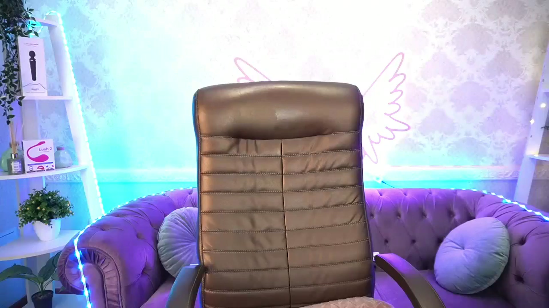 Gallery image thumbnail from TrixieHey's myfreecams stream on, 05/04/2024, 23:36 image 1 of 20