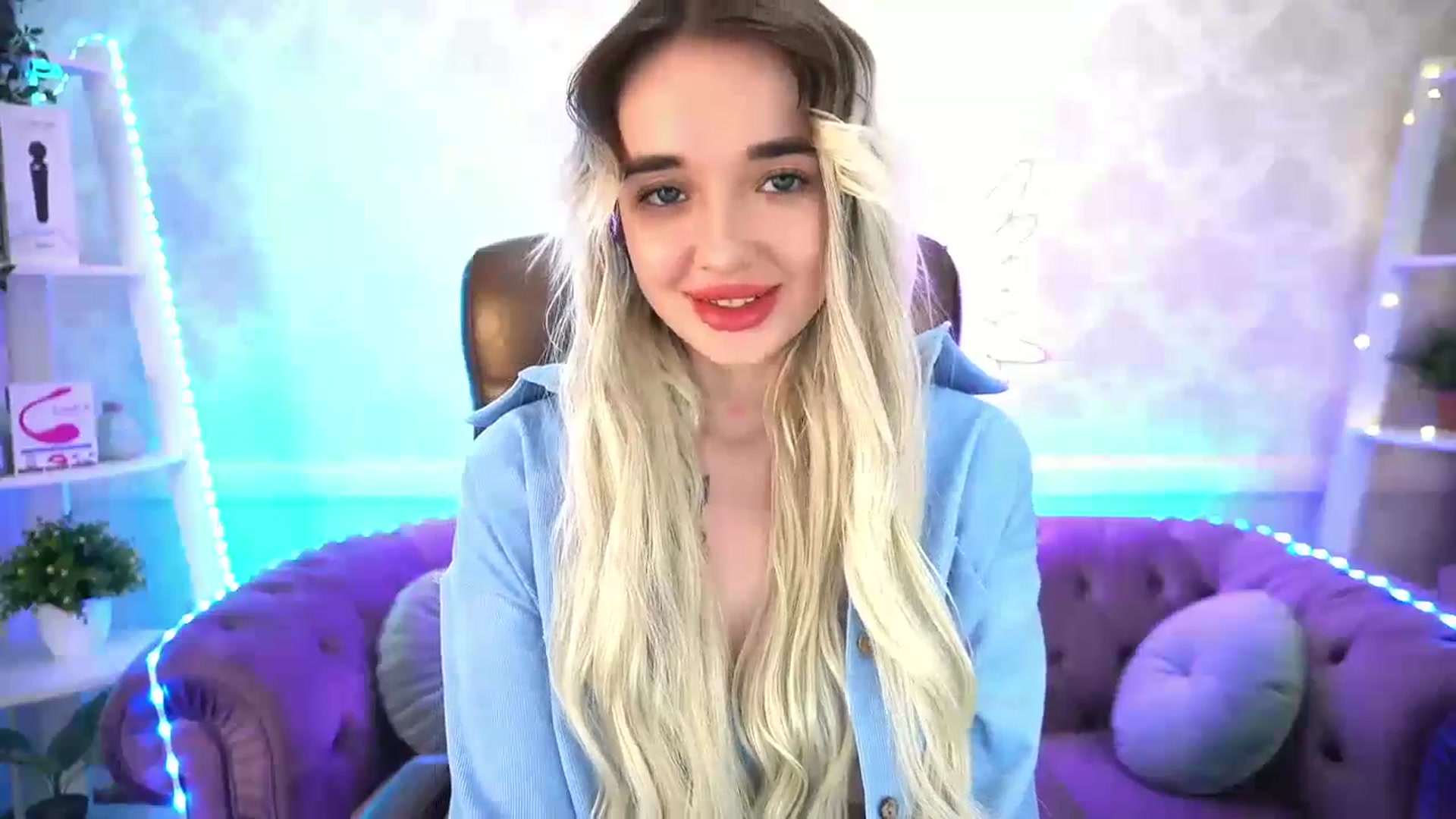 Gallery image thumbnail from TrixieHey's myfreecams stream on, 05/05/2024, 24:22 image 8 of 20