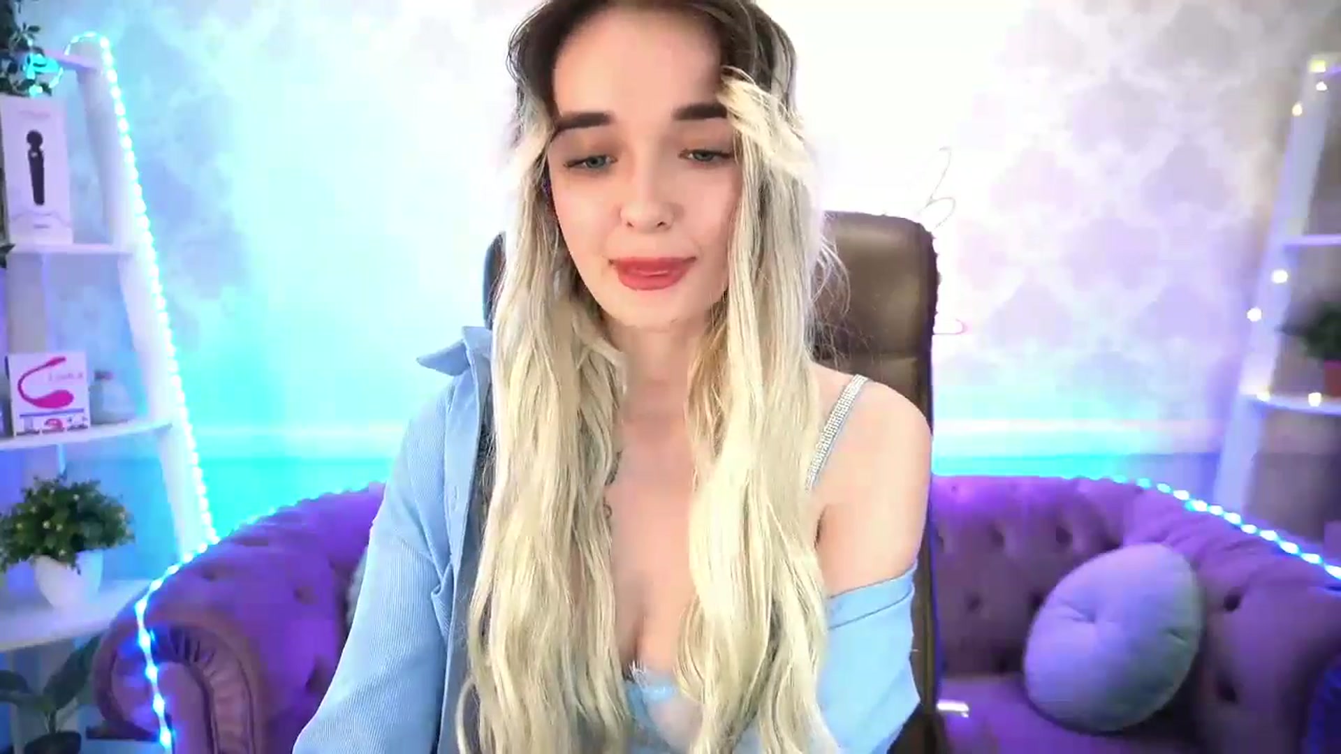 Gallery image thumbnail from TrixieHey's myfreecams stream on, 05/05/2024, 24:22 image 20 of 20