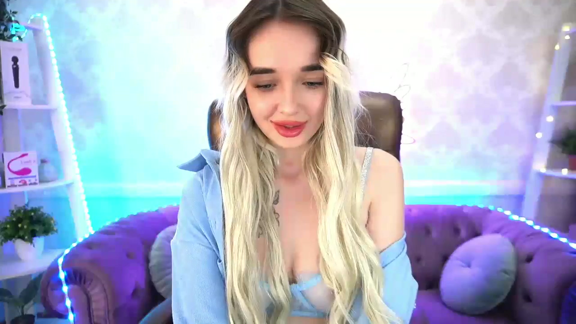 Gallery image thumbnail from TrixieHey's myfreecams stream on, 05/05/2024, 24:22 image 19 of 20