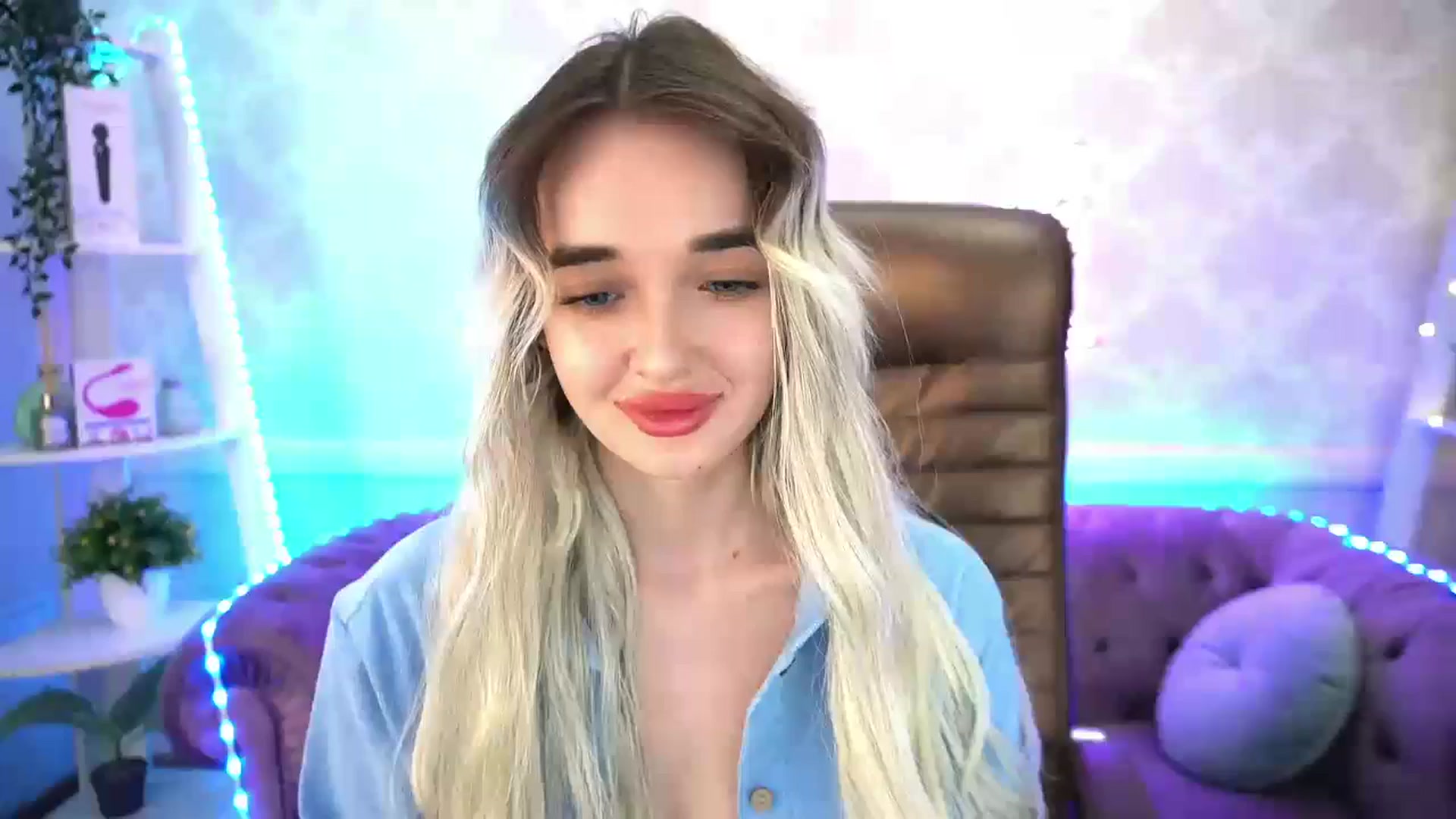 Gallery image thumbnail from TrixieHey's myfreecams stream on, 05/05/2024, 01:53 image 5 of 20