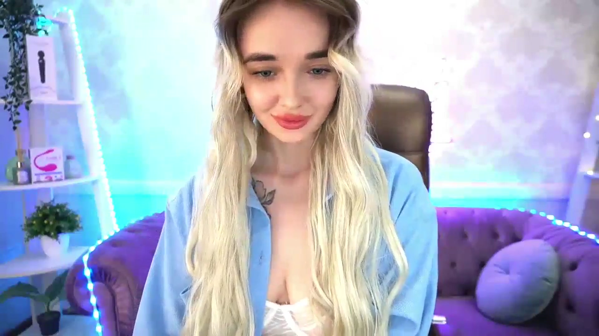 Gallery image thumbnail from TrixieHey's myfreecams stream on, 05/05/2024, 01:53 image 9 of 20