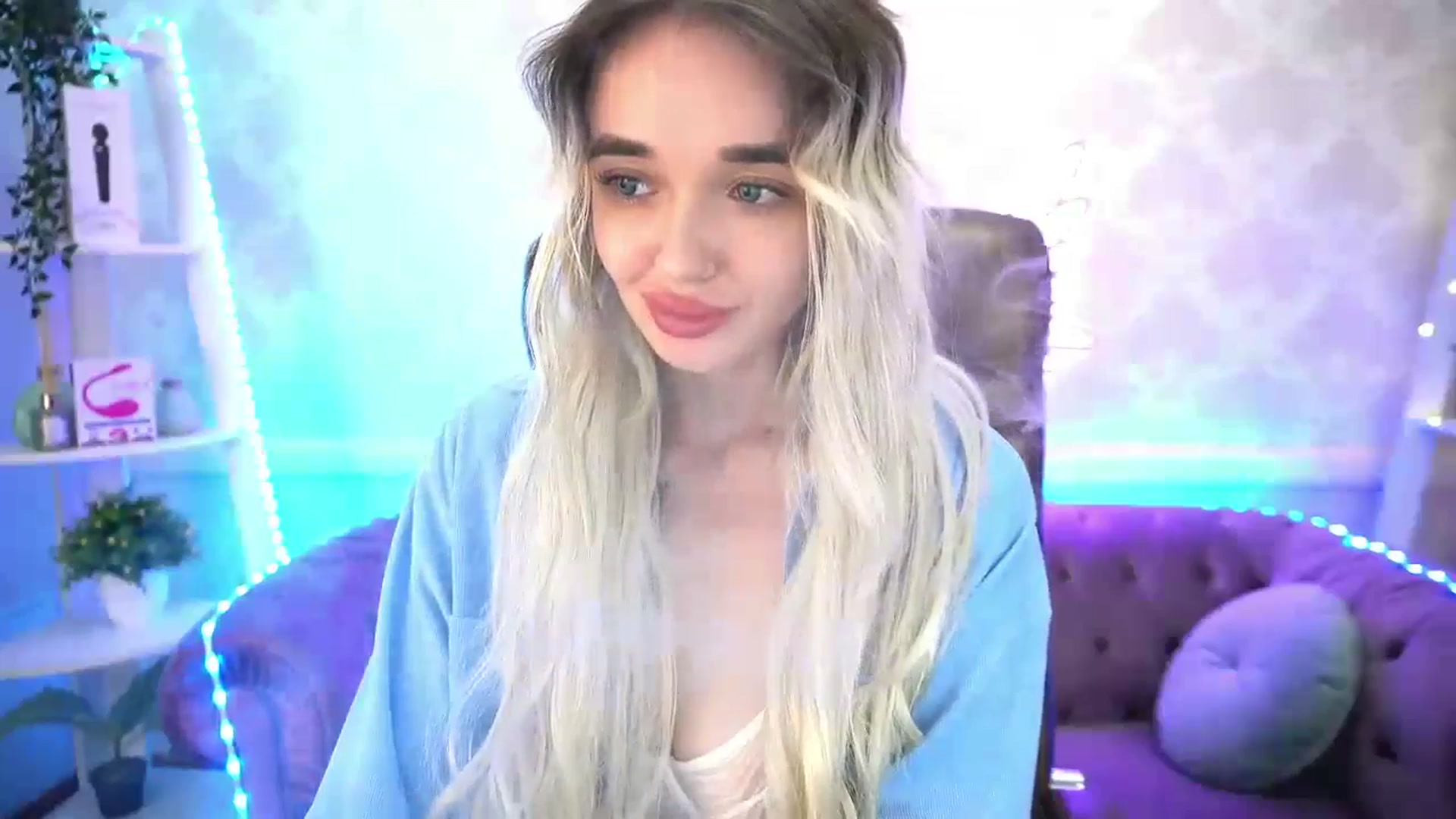 Gallery image thumbnail from TrixieHey's myfreecams stream on, 05/05/2024, 01:53 image 7 of 20