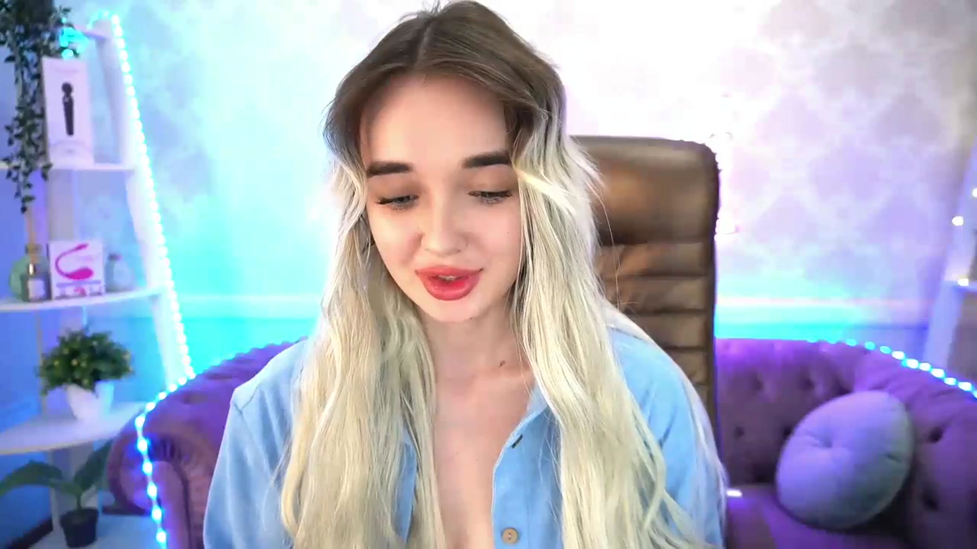 Gallery image thumbnail from TrixieHey's myfreecams stream on, 05/05/2024, 01:53 image 3 of 20