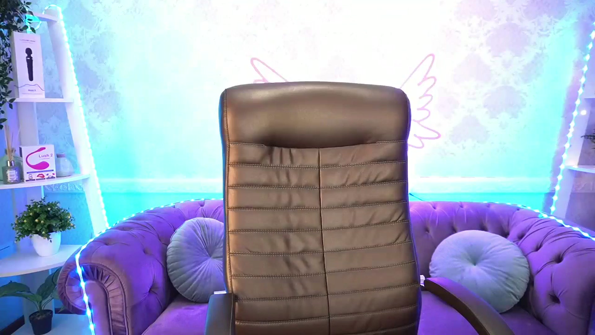 Gallery image thumbnail from TrixieHey's myfreecams stream on, 05/05/2024, 20:12 image 17 of 20