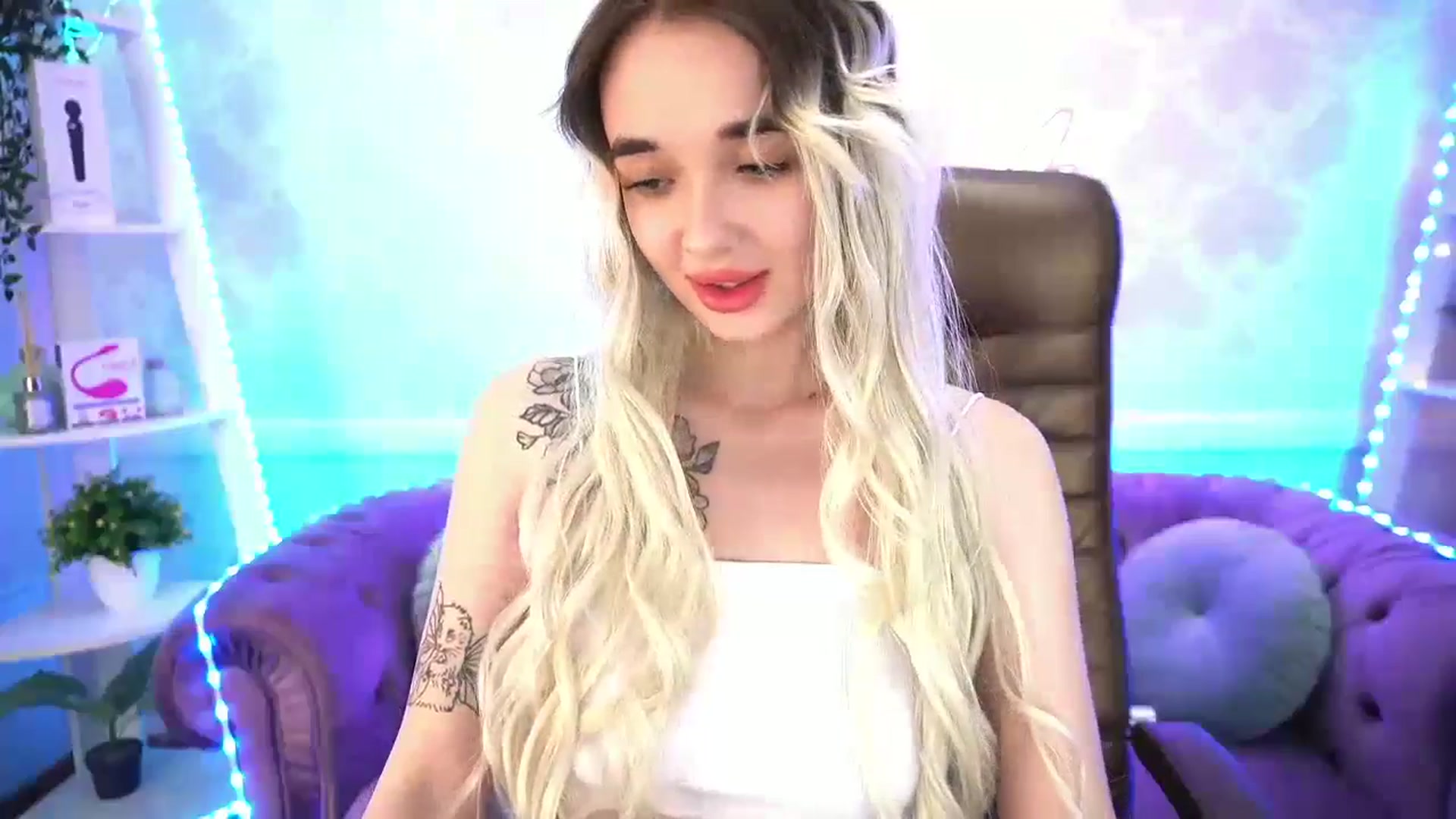Gallery image thumbnail from TrixieHey's myfreecams stream on, 05/06/2024, 03:46 image 5 of 20