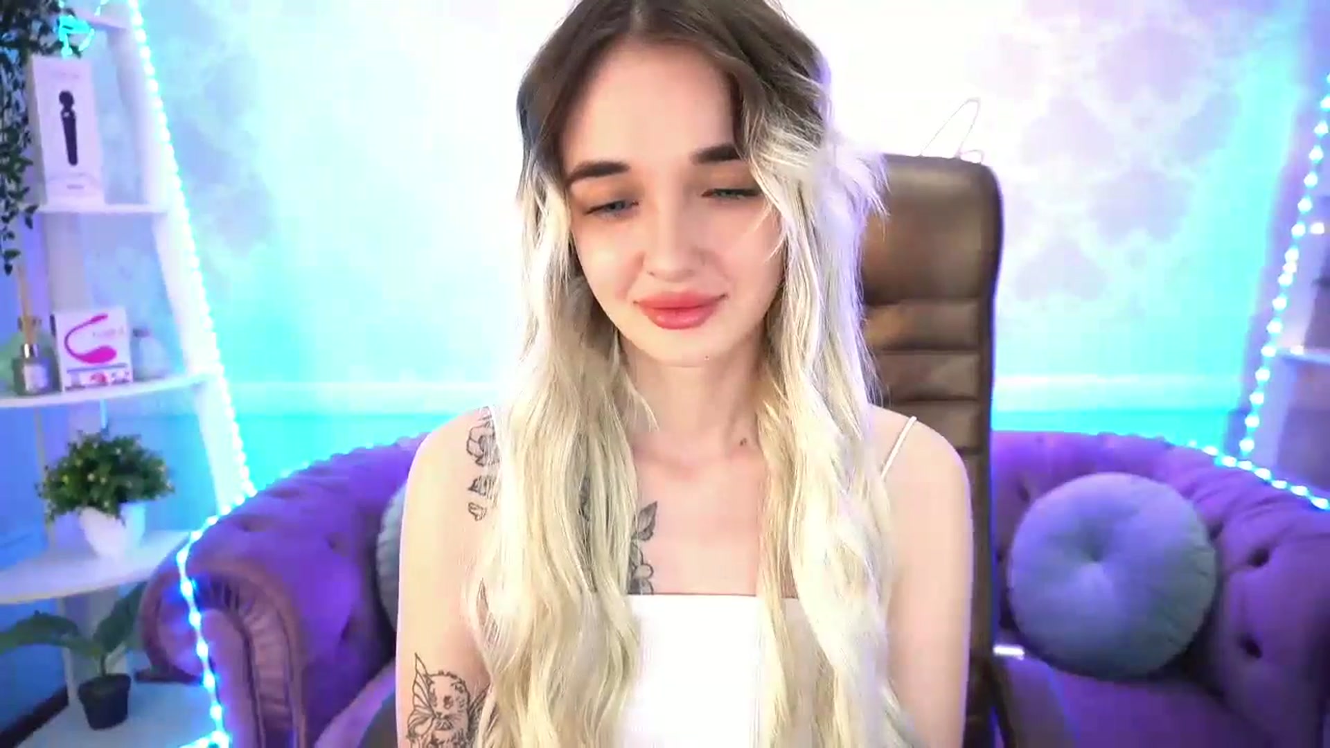 Gallery image thumbnail from TrixieHey's myfreecams stream on, 05/06/2024, 03:46 image 19 of 20