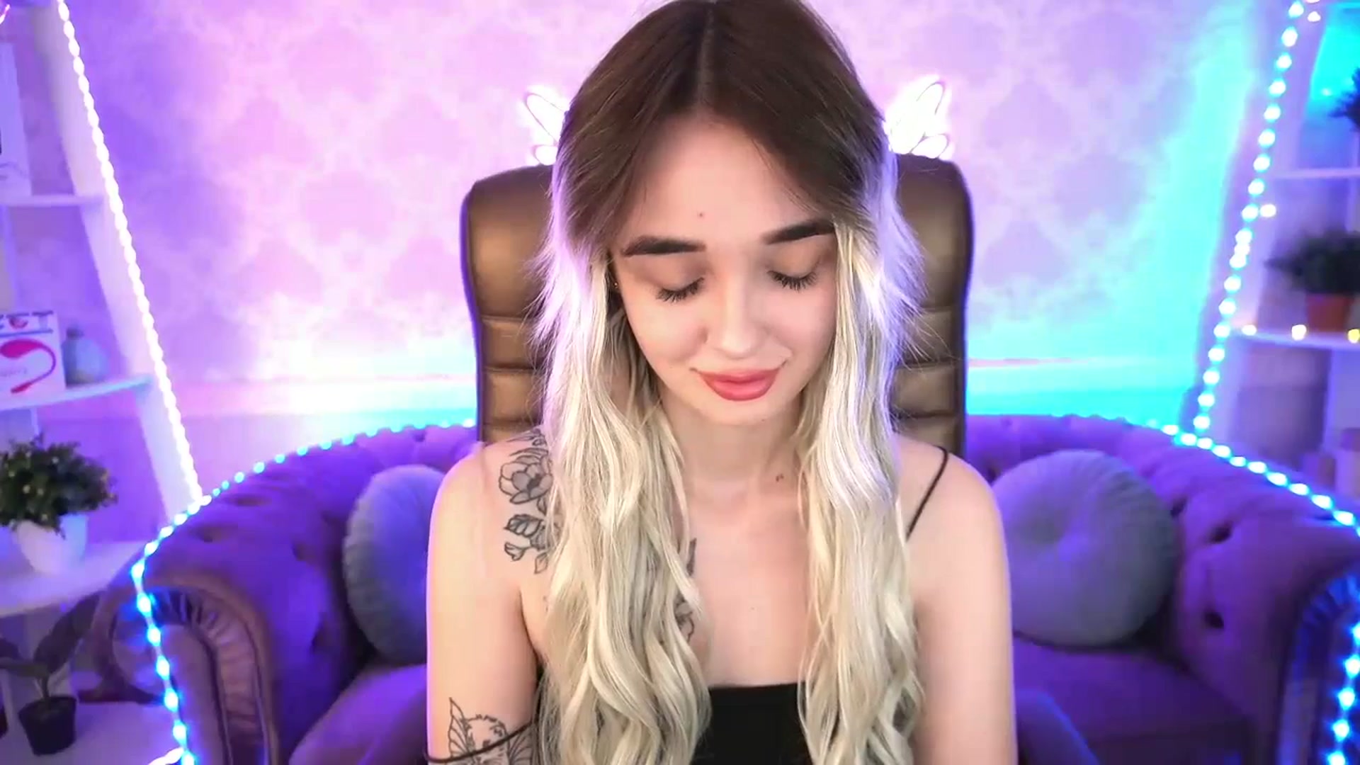 Gallery image thumbnail from TrixieHey's myfreecams stream on, 05/07/2024, 20:21 image 12 of 20