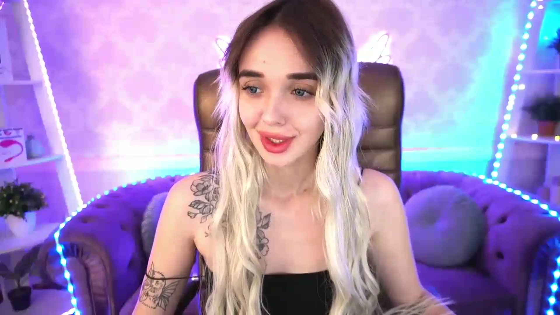 Gallery image thumbnail from TrixieHey's myfreecams stream on, 05/07/2024, 20:21 image 10 of 20