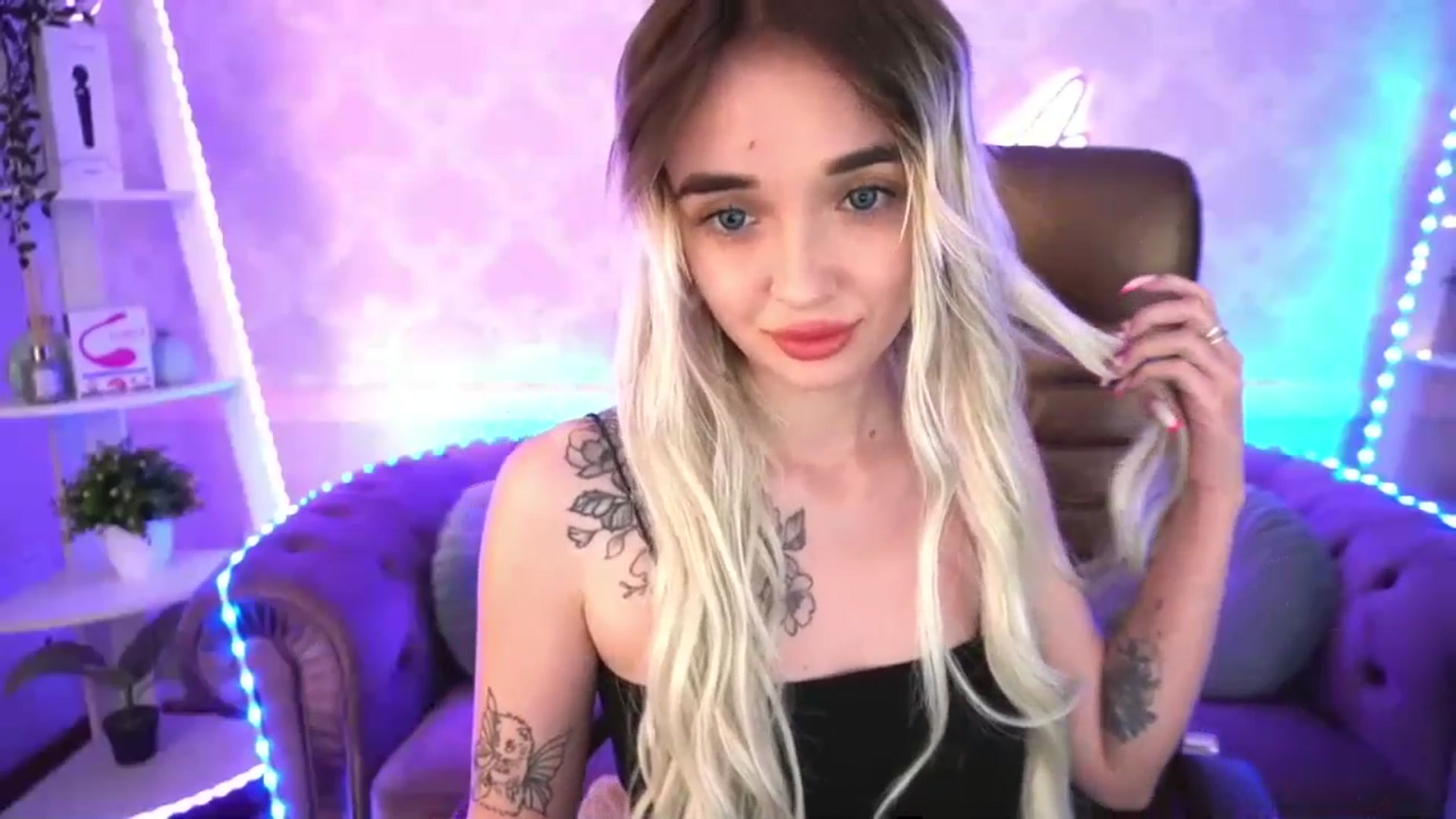 Gallery image thumbnail from TrixieHey's myfreecams stream on, 05/08/2024, 24:01 image 4 of 20