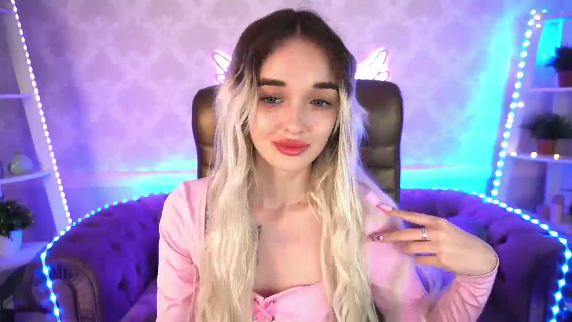 Gallery image thumbnail from TrixieHey's myfreecams stream on, 05/13/2024, 01:03 image 12 of 20