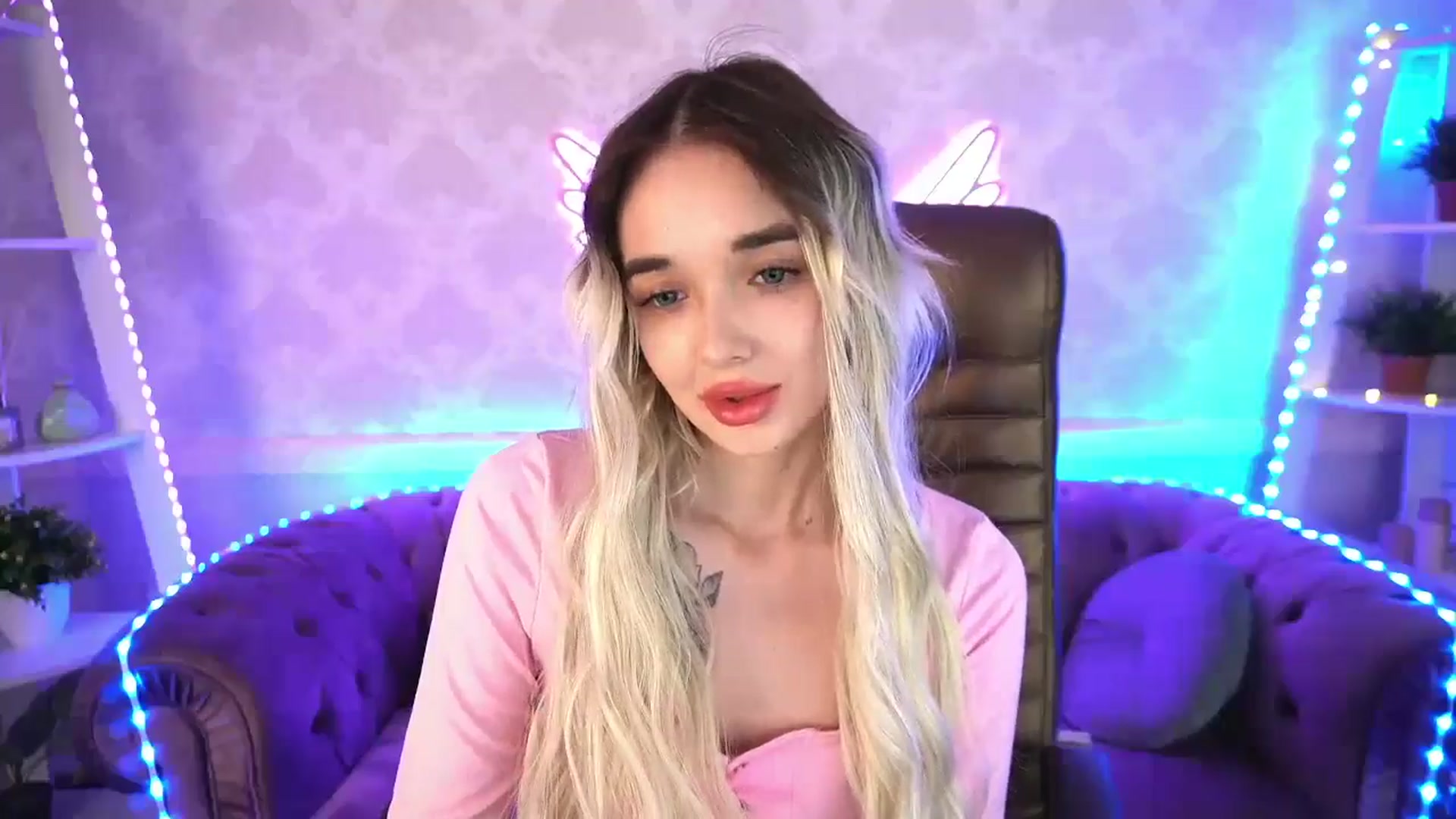 Gallery image thumbnail from TrixieHey's myfreecams stream on, 05/13/2024, 01:03 image 10 of 20