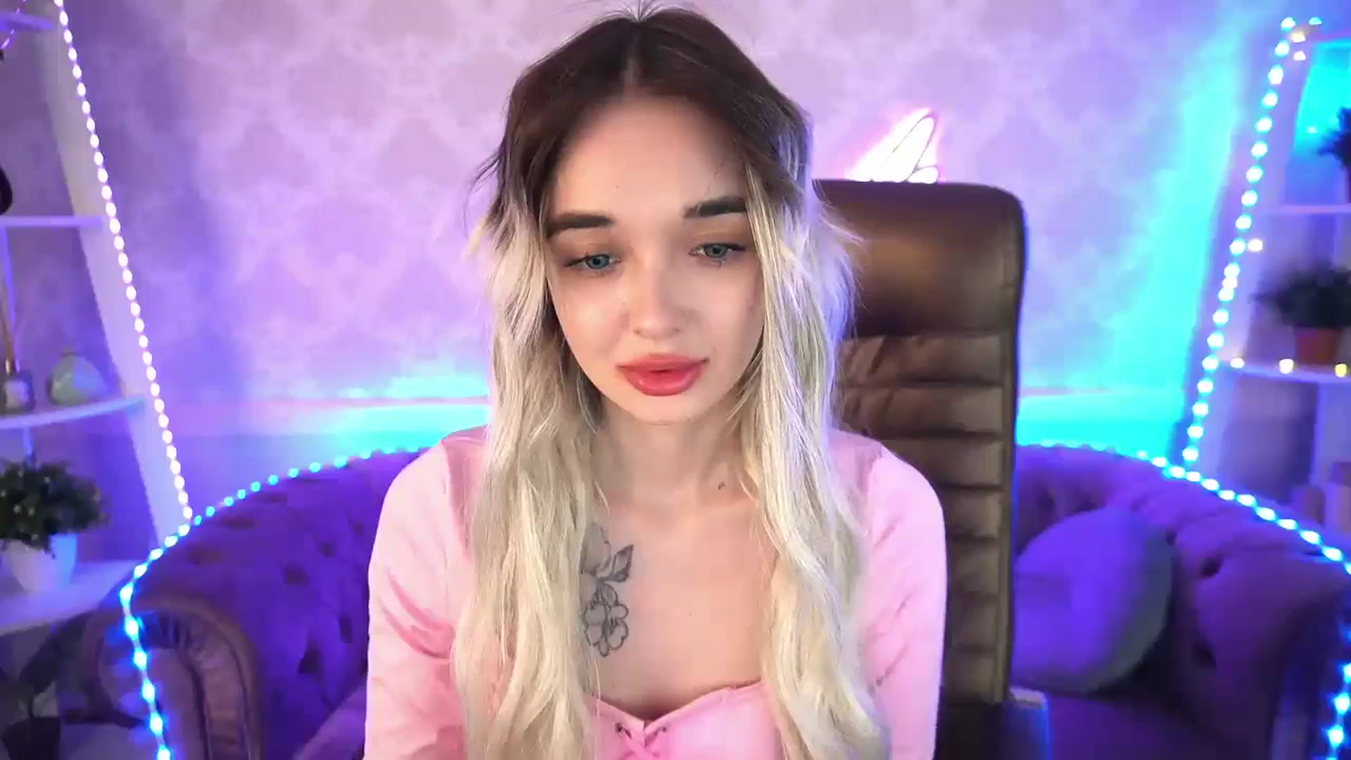 Gallery image thumbnail from TrixieHey's myfreecams stream on, 05/13/2024, 01:03 image 6 of 20