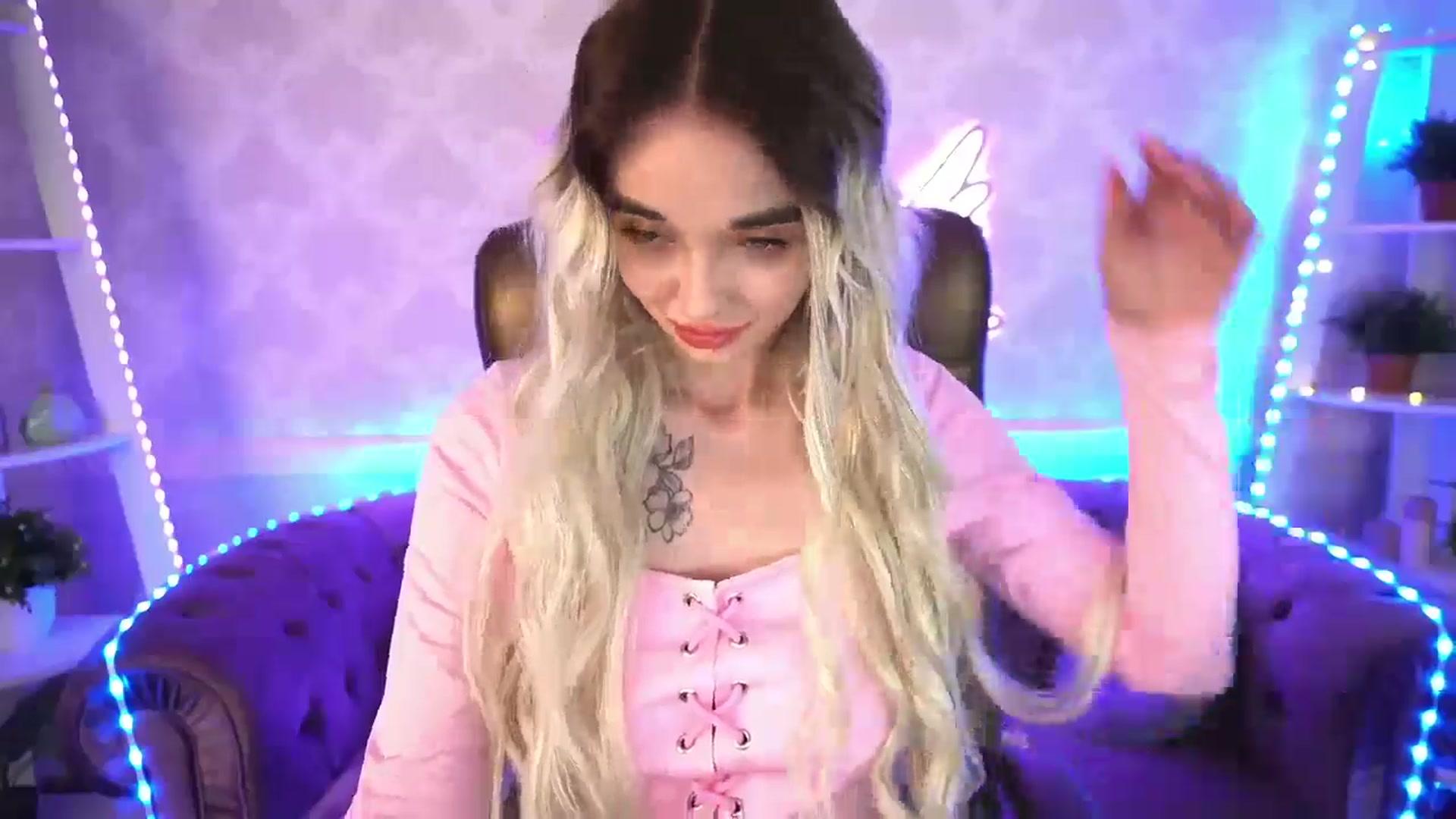 Gallery image thumbnail from TrixieHey's myfreecams stream on, 05/13/2024, 01:03 image 13 of 20