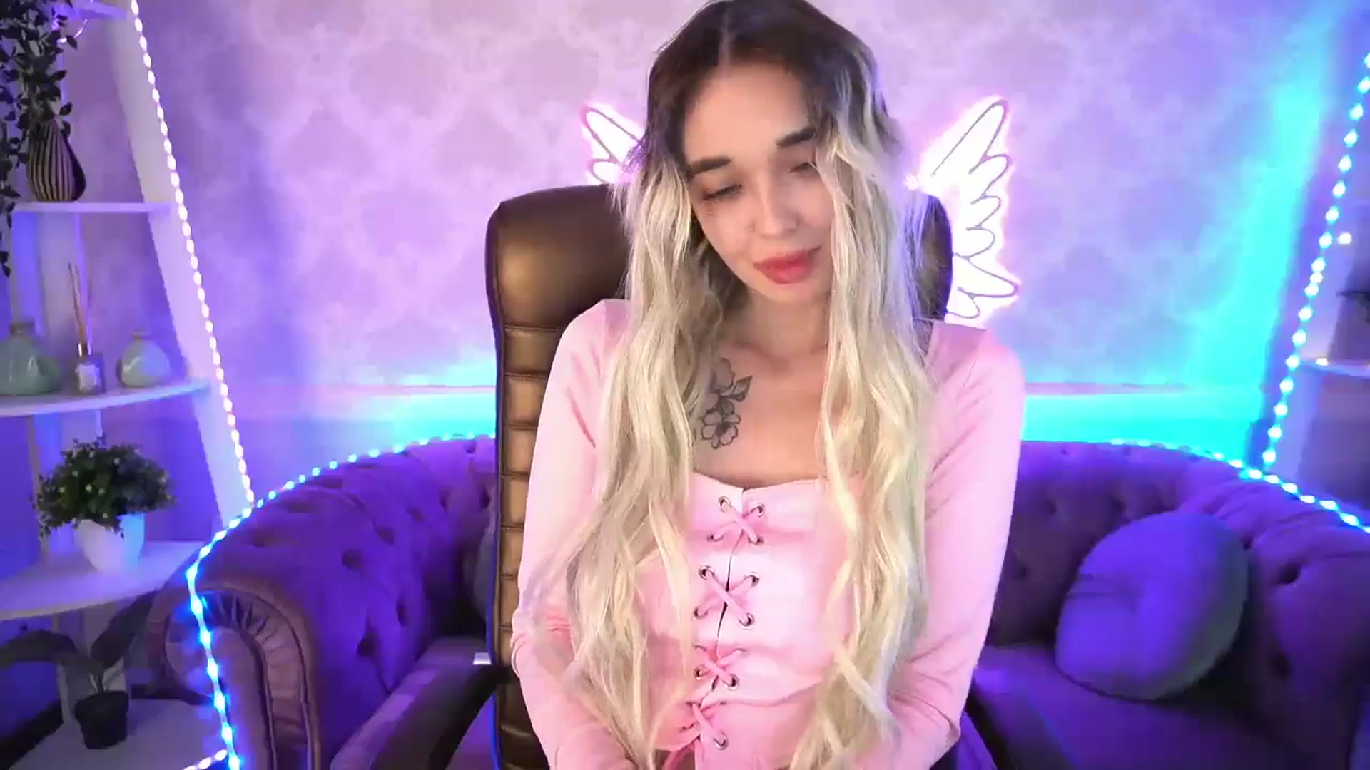 Gallery image thumbnail from TrixieHey's myfreecams stream on, 05/13/2024, 01:46 image 8 of 20