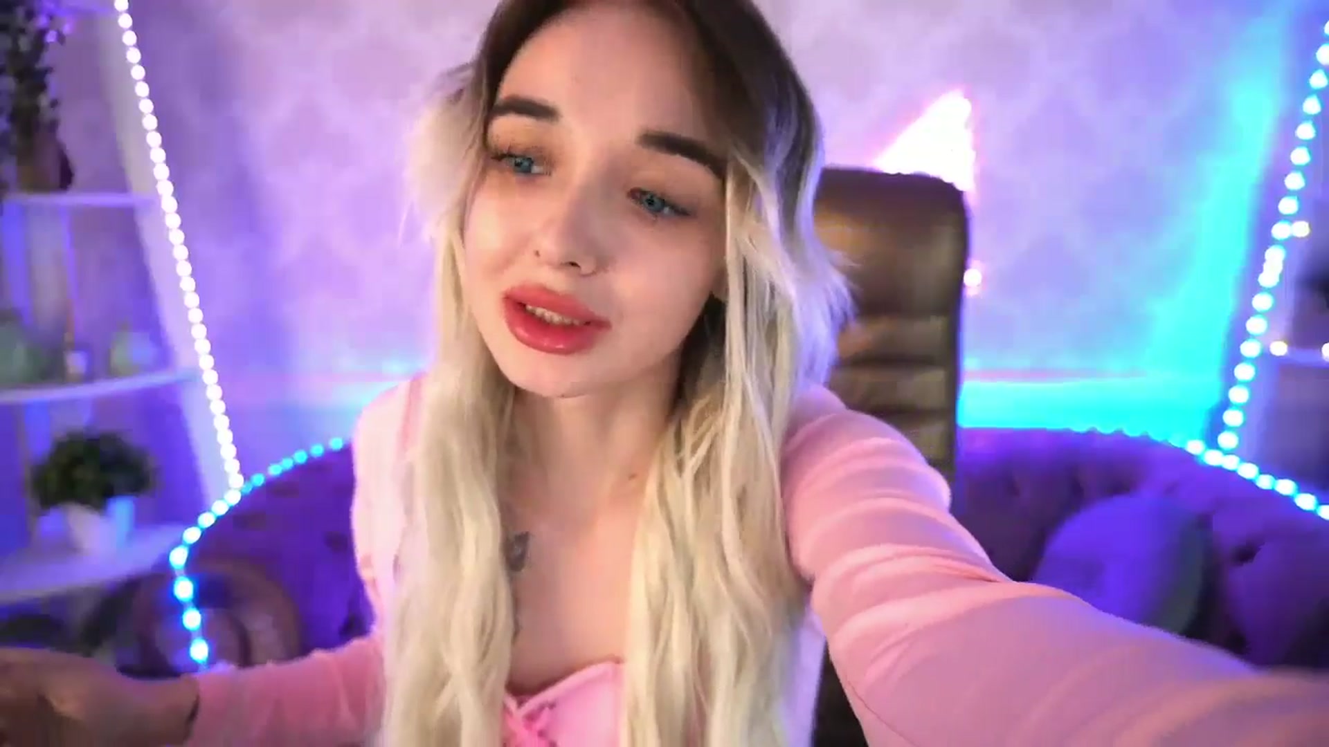 Gallery image thumbnail from TrixieHey's myfreecams stream on, 05/13/2024, 01:46 image 6 of 20