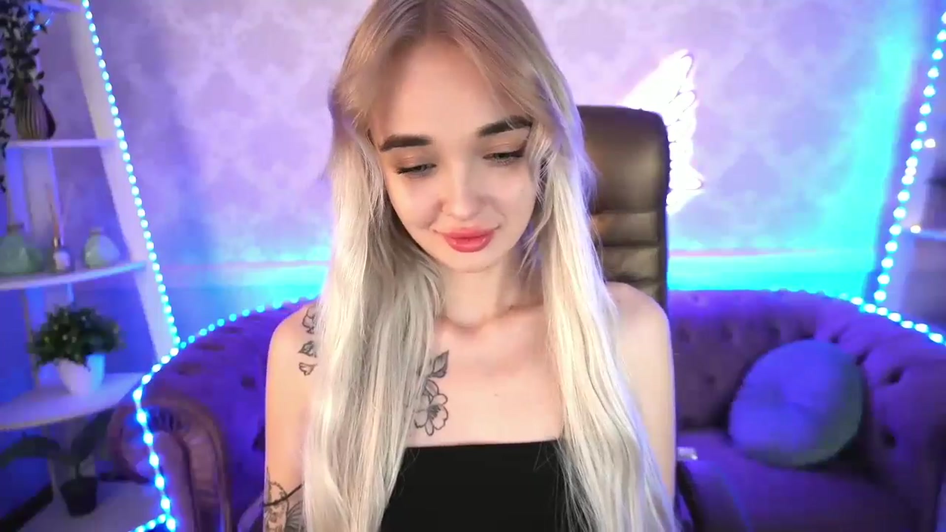 Gallery image thumbnail from TrixieHey's myfreecams stream on, 05/14/2024, 20:27 image 8 of 20