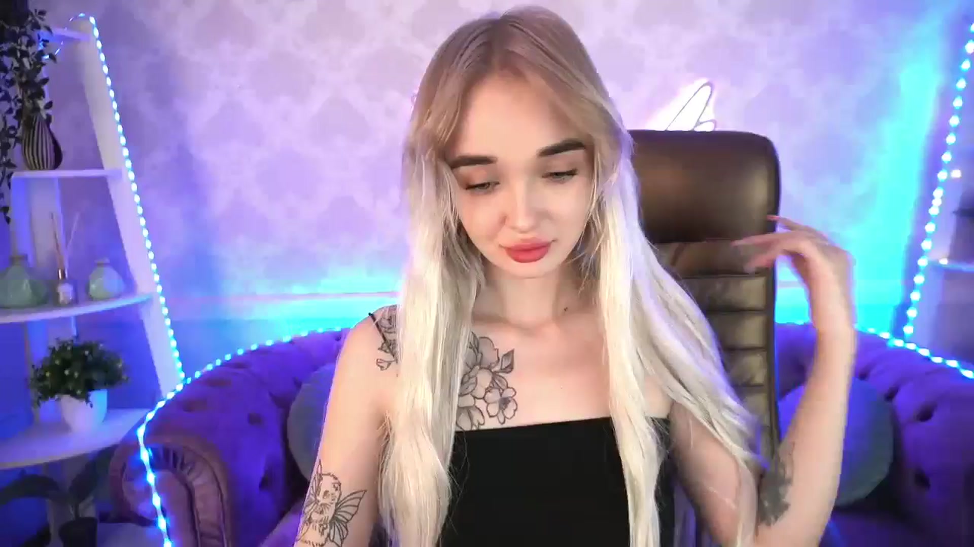 Gallery image thumbnail from TrixieHey's myfreecams stream on, 05/14/2024, 20:27 image 2 of 20