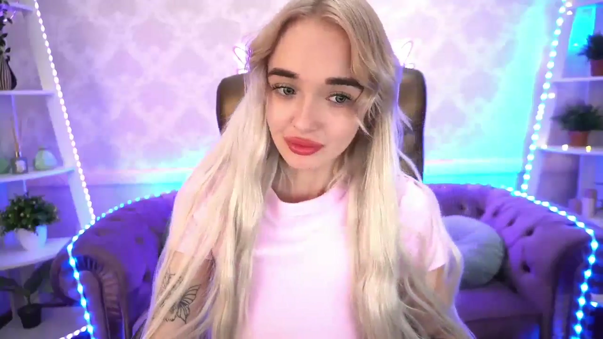 Gallery image thumbnail from TrixieHey's myfreecams stream on, 05/15/2024, 19:53 image 2 of 20