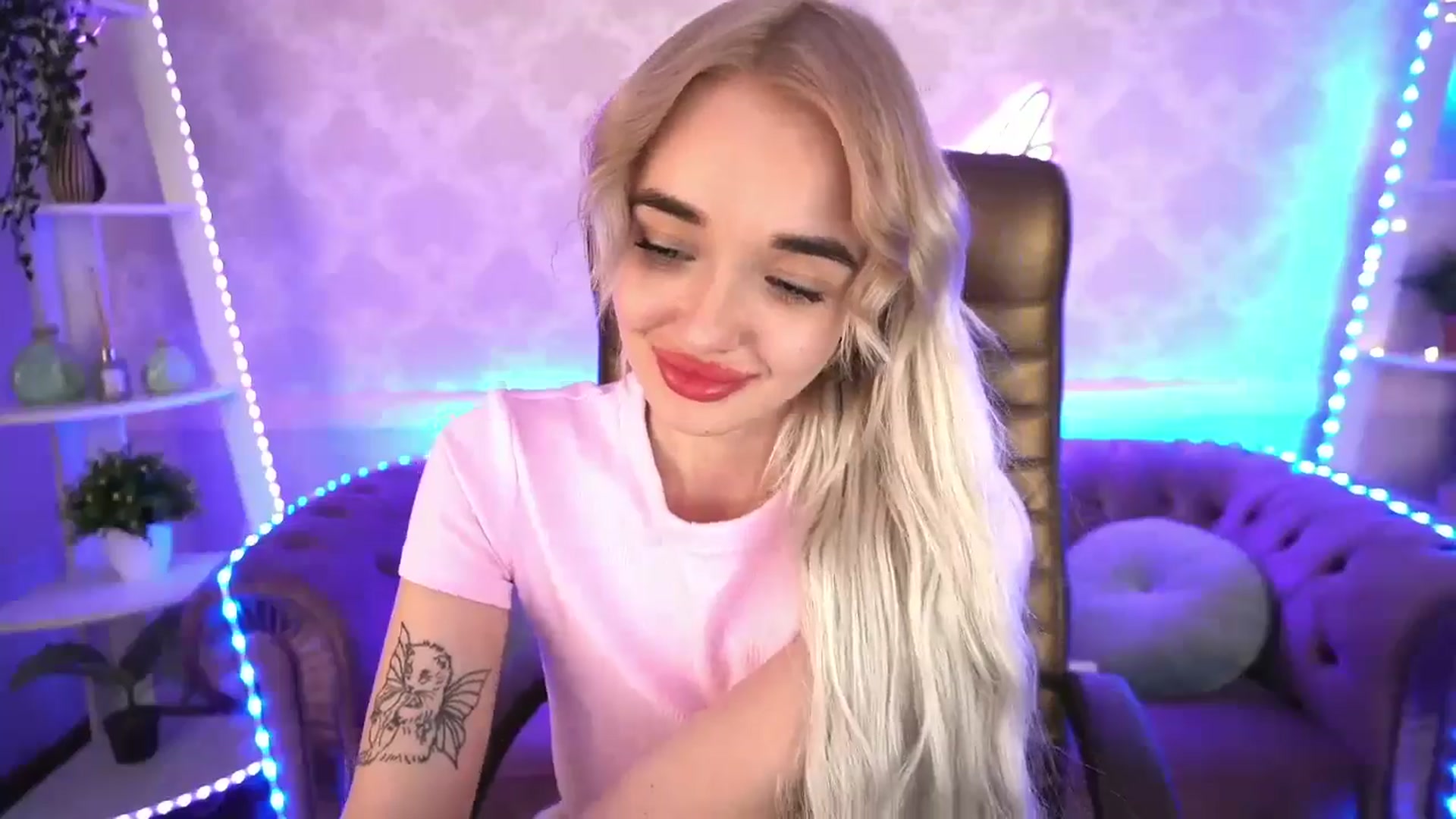 Gallery image thumbnail from TrixieHey's myfreecams stream on, 05/15/2024, 19:53 image 14 of 20