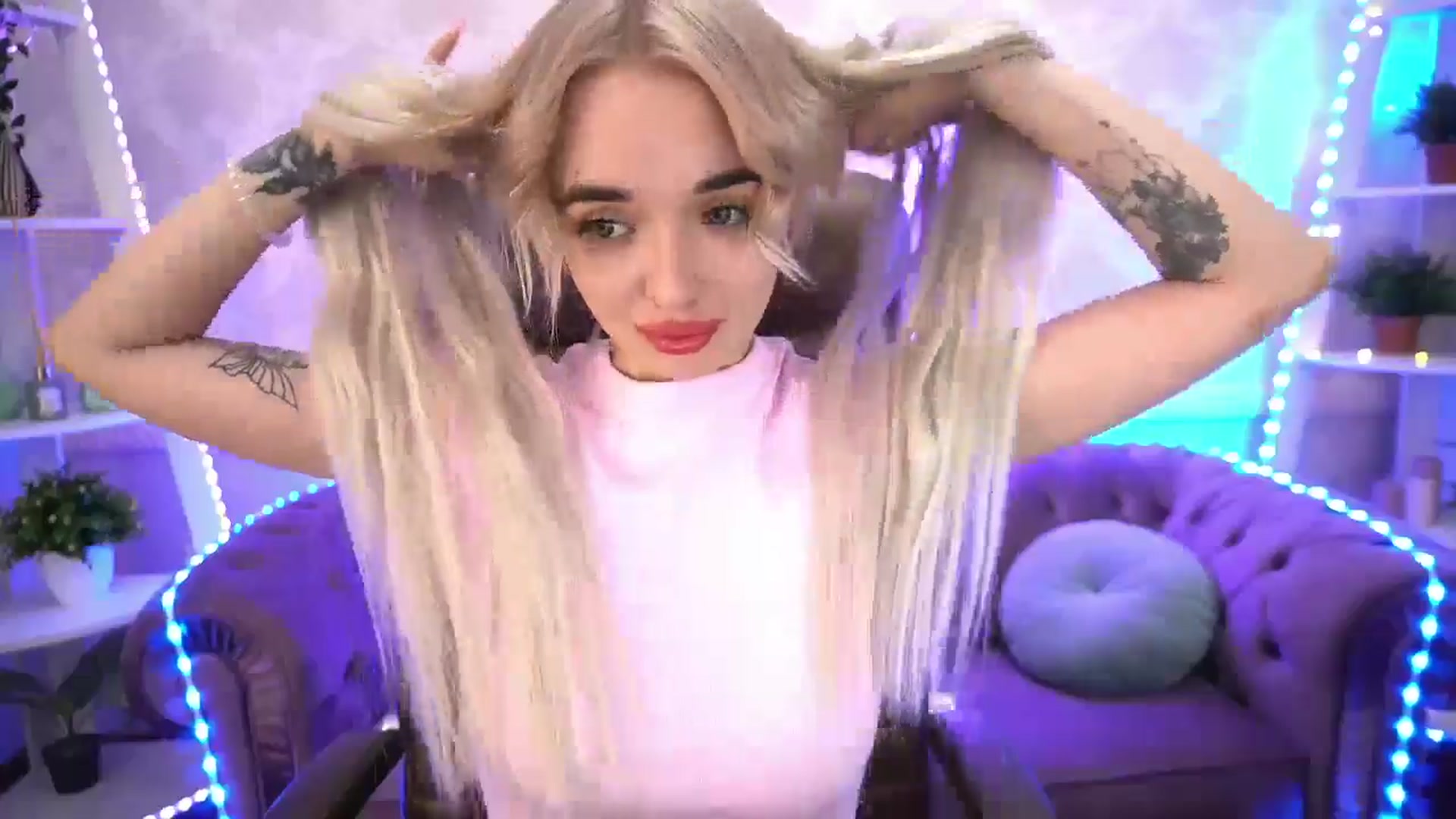 Gallery image thumbnail from TrixieHey's myfreecams stream on, 05/15/2024, 19:53 image 8 of 20