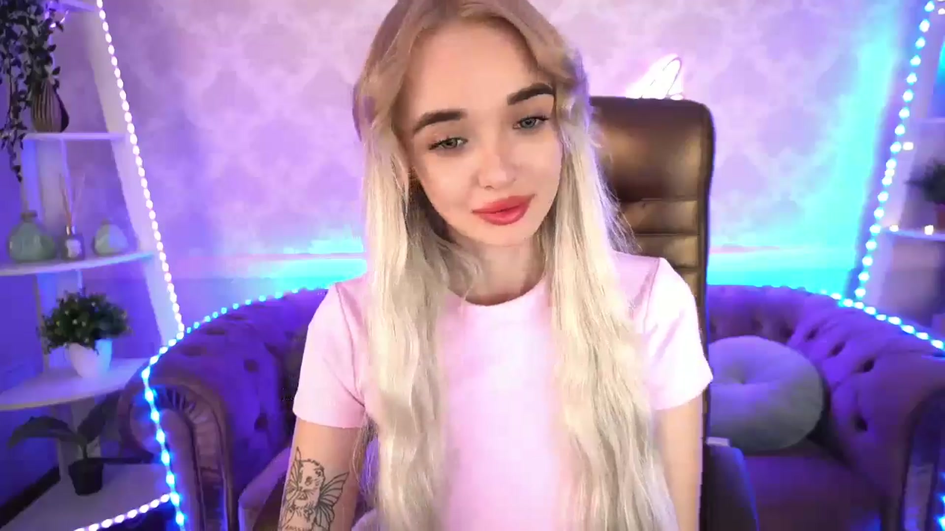 Gallery image thumbnail from TrixieHey's myfreecams stream on, 05/15/2024, 19:53 image 12 of 20