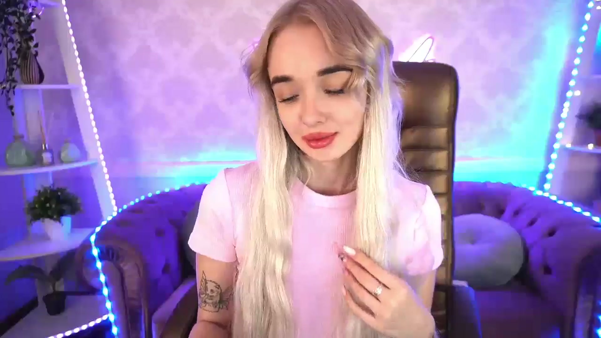 Gallery image thumbnail from TrixieHey's myfreecams stream on, 05/15/2024, 19:53 image 11 of 20