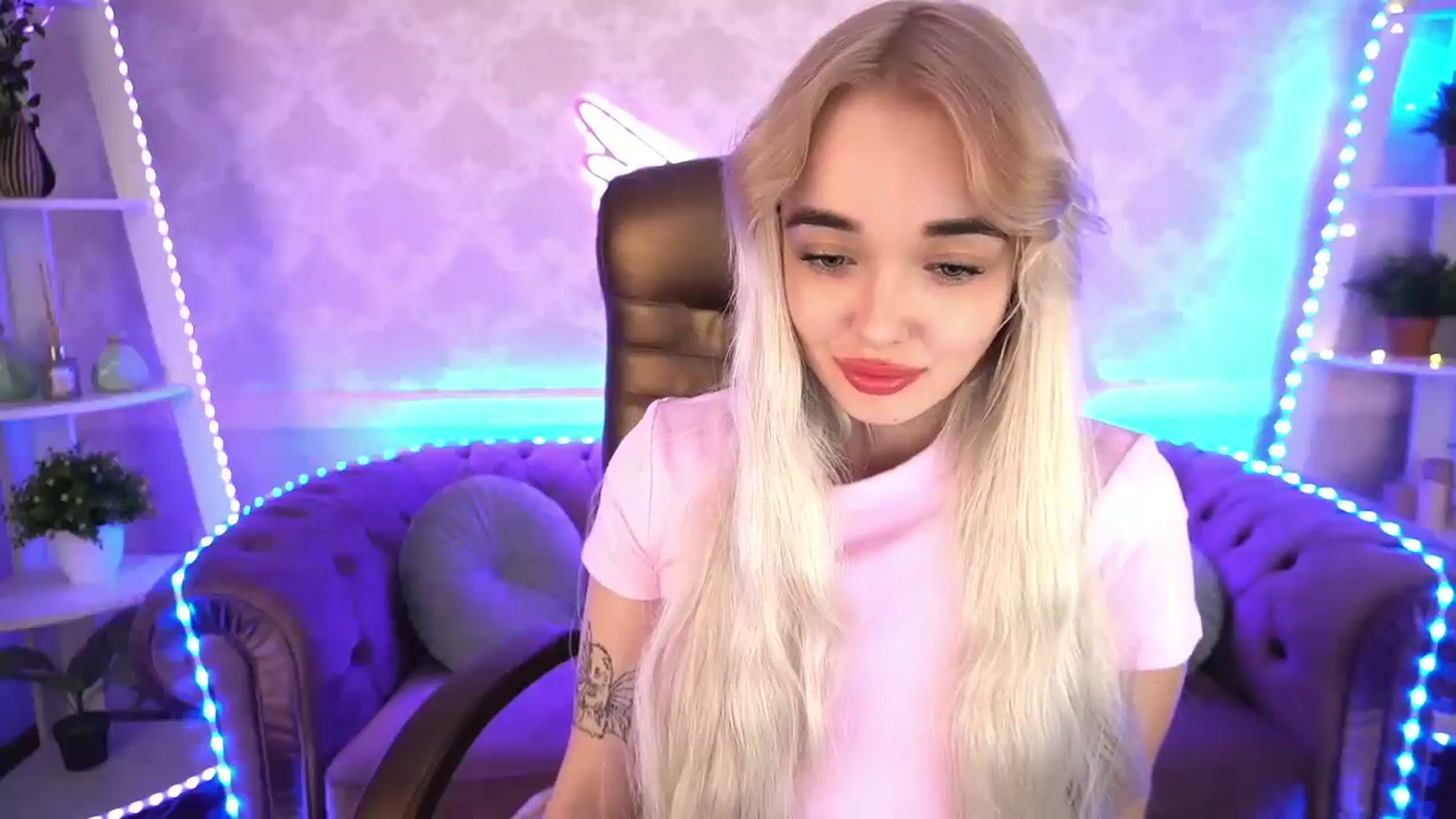 Gallery image thumbnail from TrixieHey's myfreecams stream on, 05/15/2024, 19:53 image 20 of 20