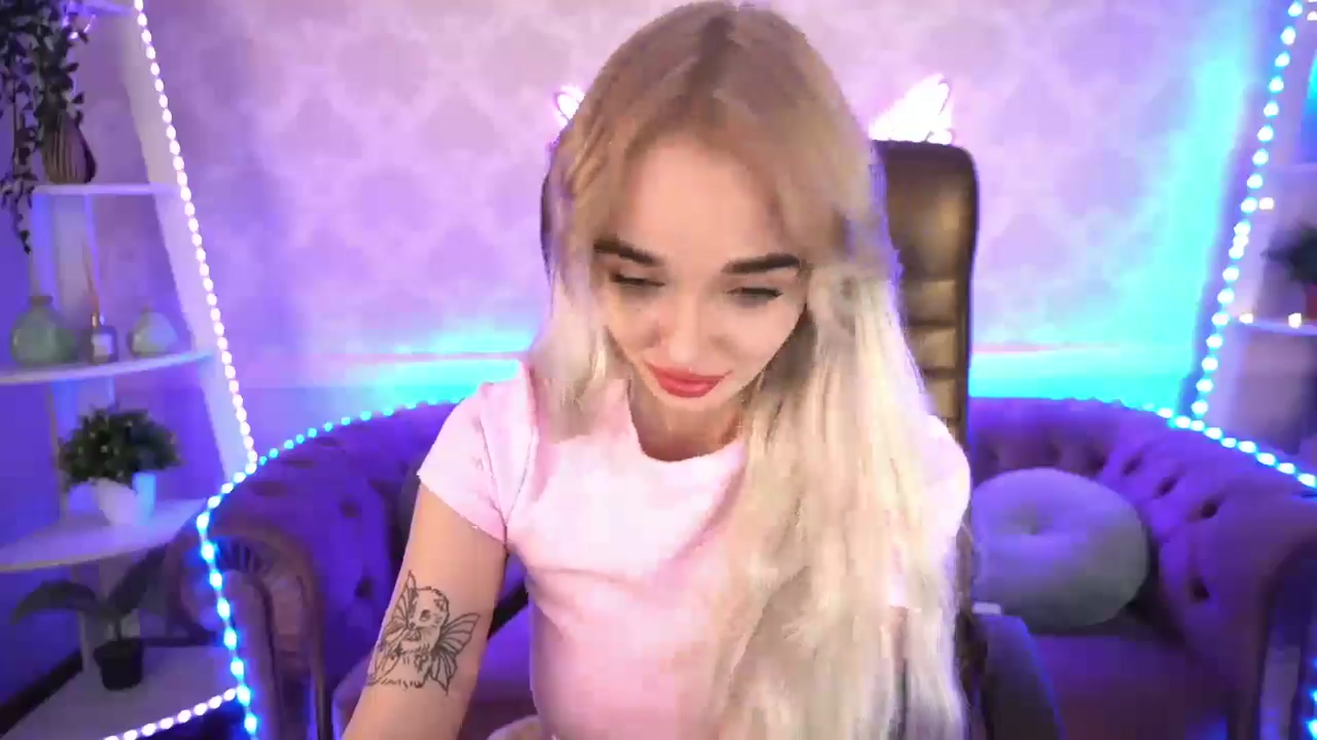 Gallery image thumbnail from TrixieHey's myfreecams stream on, 05/15/2024, 19:53 image 15 of 20