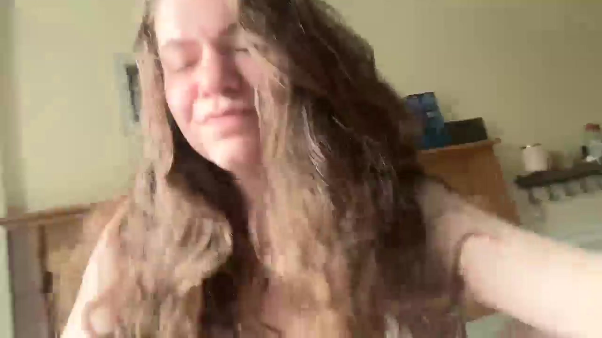 Gallery image thumbnail from Trixiegirl3's myfreecams stream on, 09/29/2025, 19:03 image 17 of 20