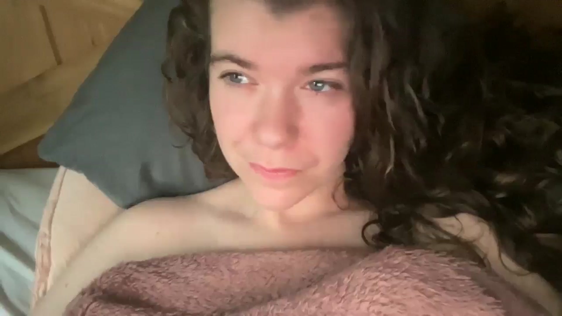 Gallery image thumbnail from Trixiegirl3's myfreecams stream on, 10/02/2025, 24:05 image 4 of 20