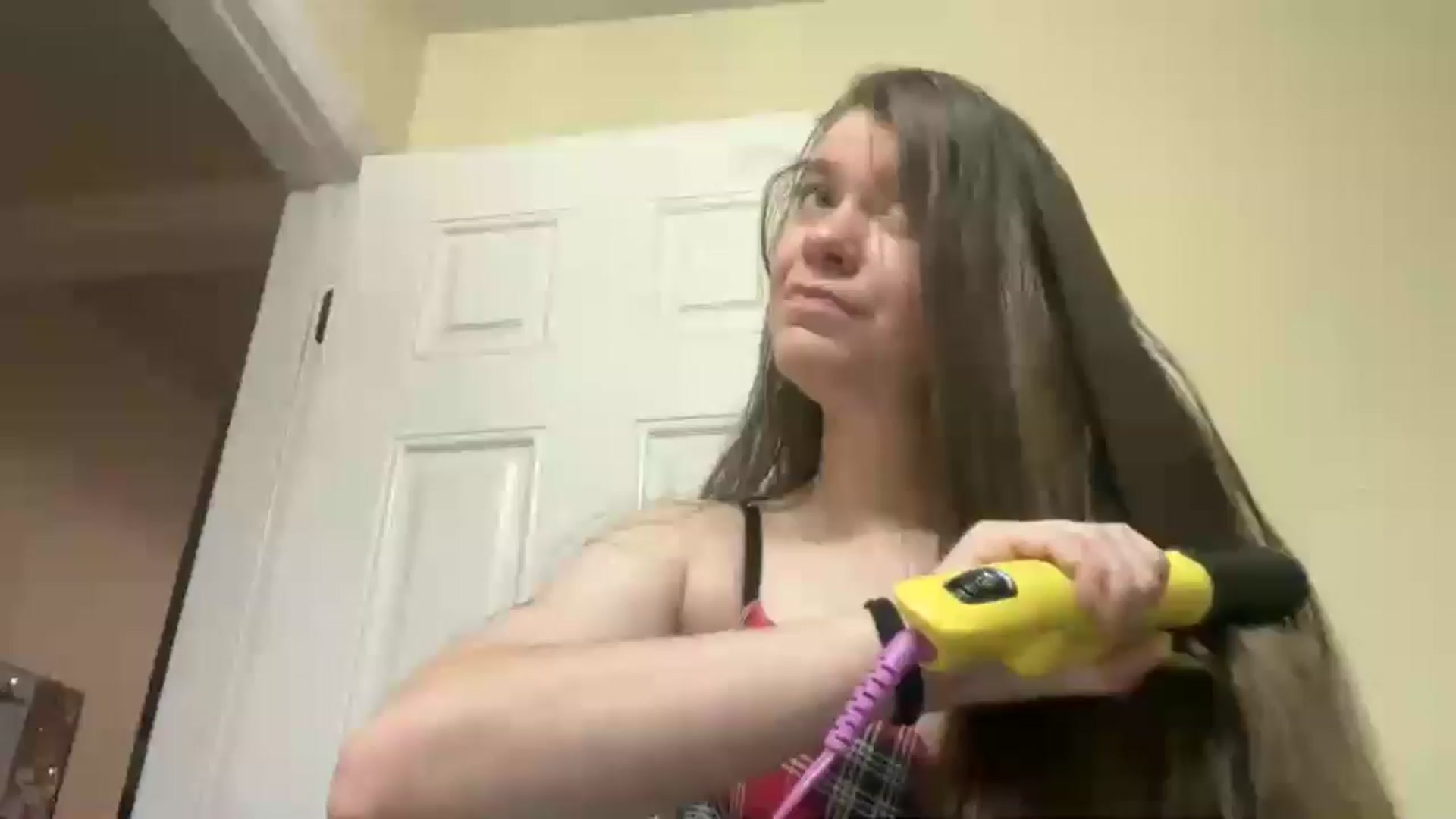 Gallery image thumbnail from Trixiegirl3's myfreecams stream on, 10/04/2025, 19:25 image 7 of 20