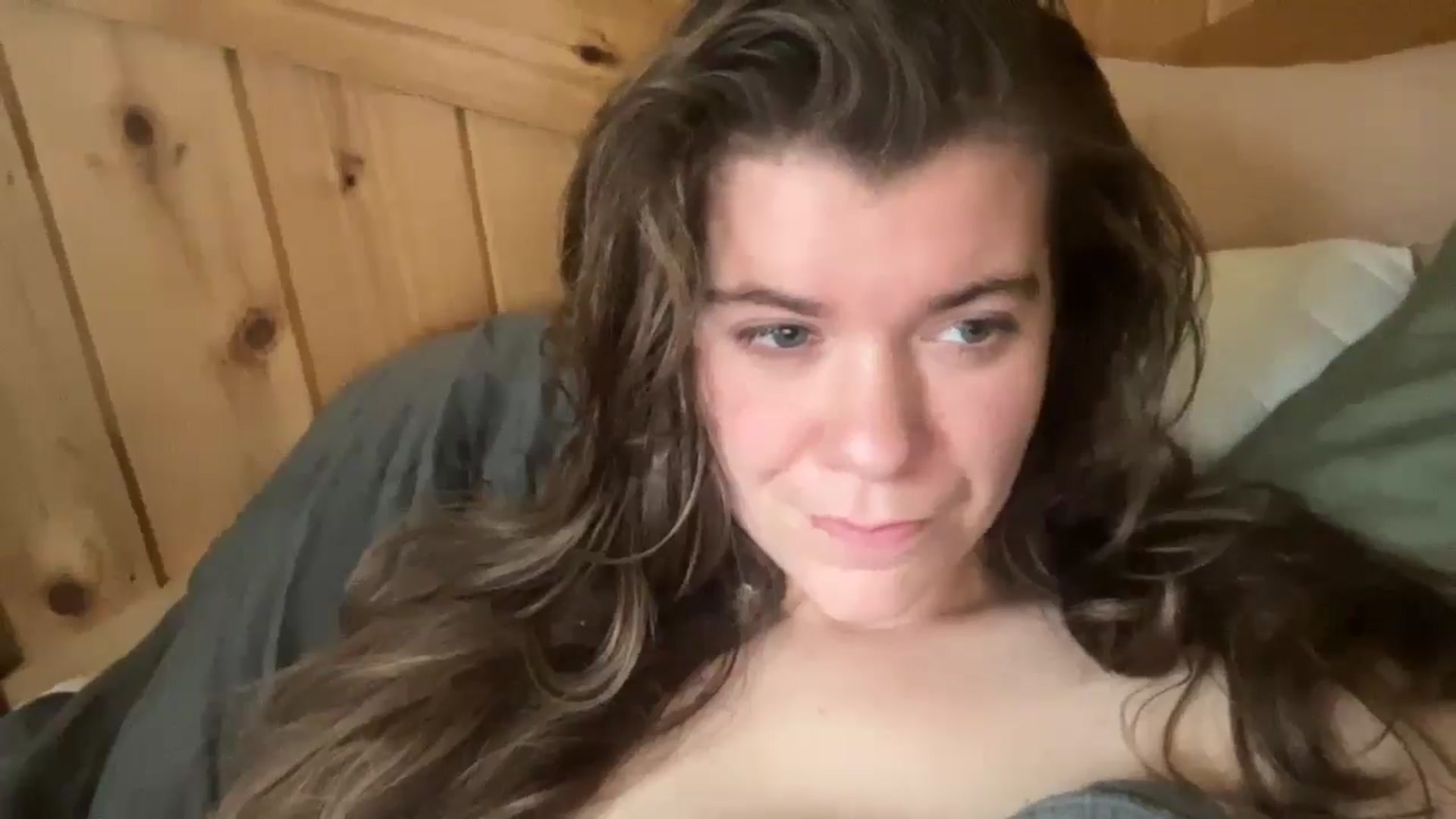 Gallery image thumbnail from Trixiegirl3's myfreecams stream on, 10/04/2025, 23:59 image 16 of 20
