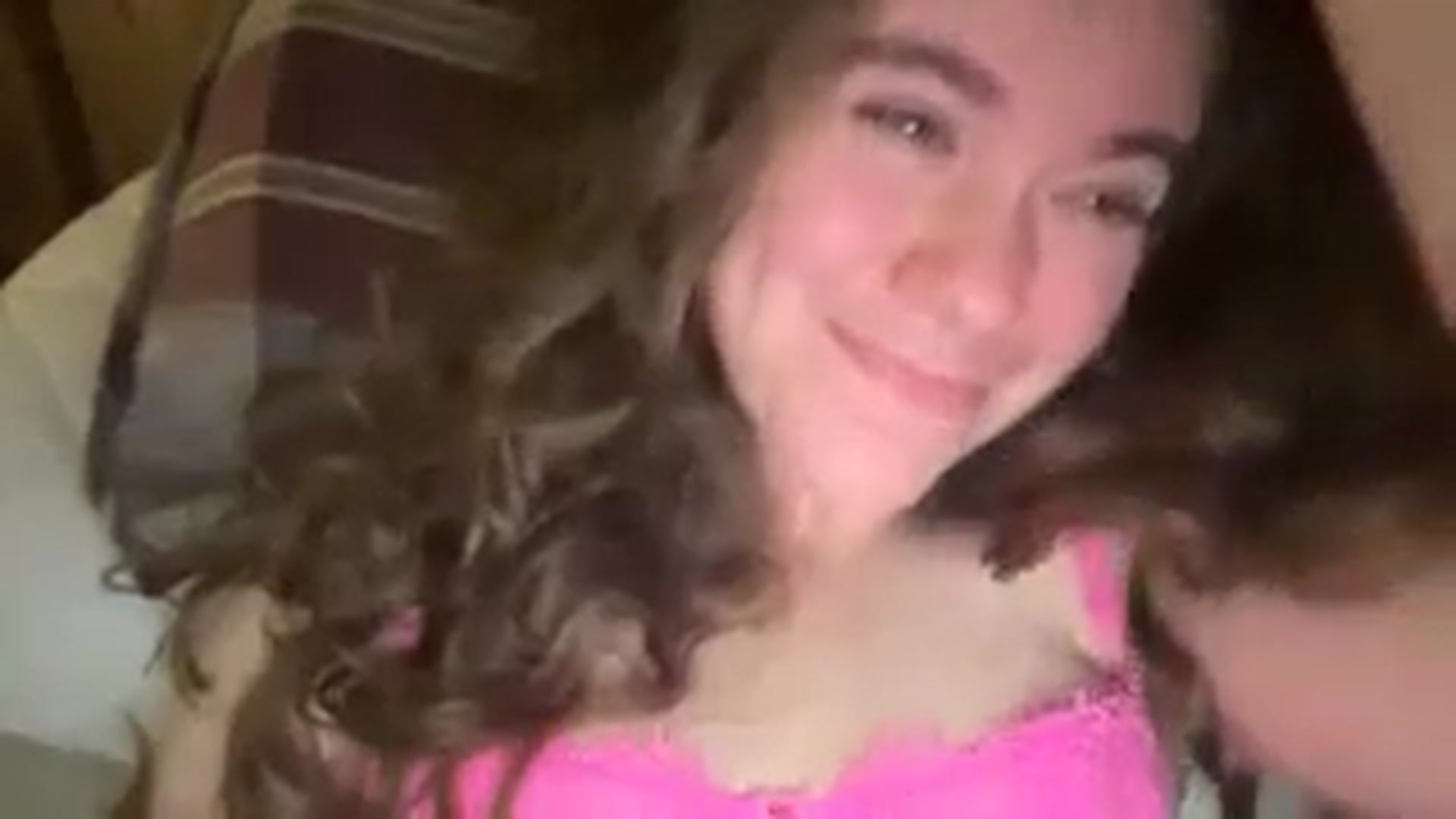 Gallery image thumbnail from Trixiegirl3's myfreecams stream on, 10/15/2025, 24:53 image 16 of 20