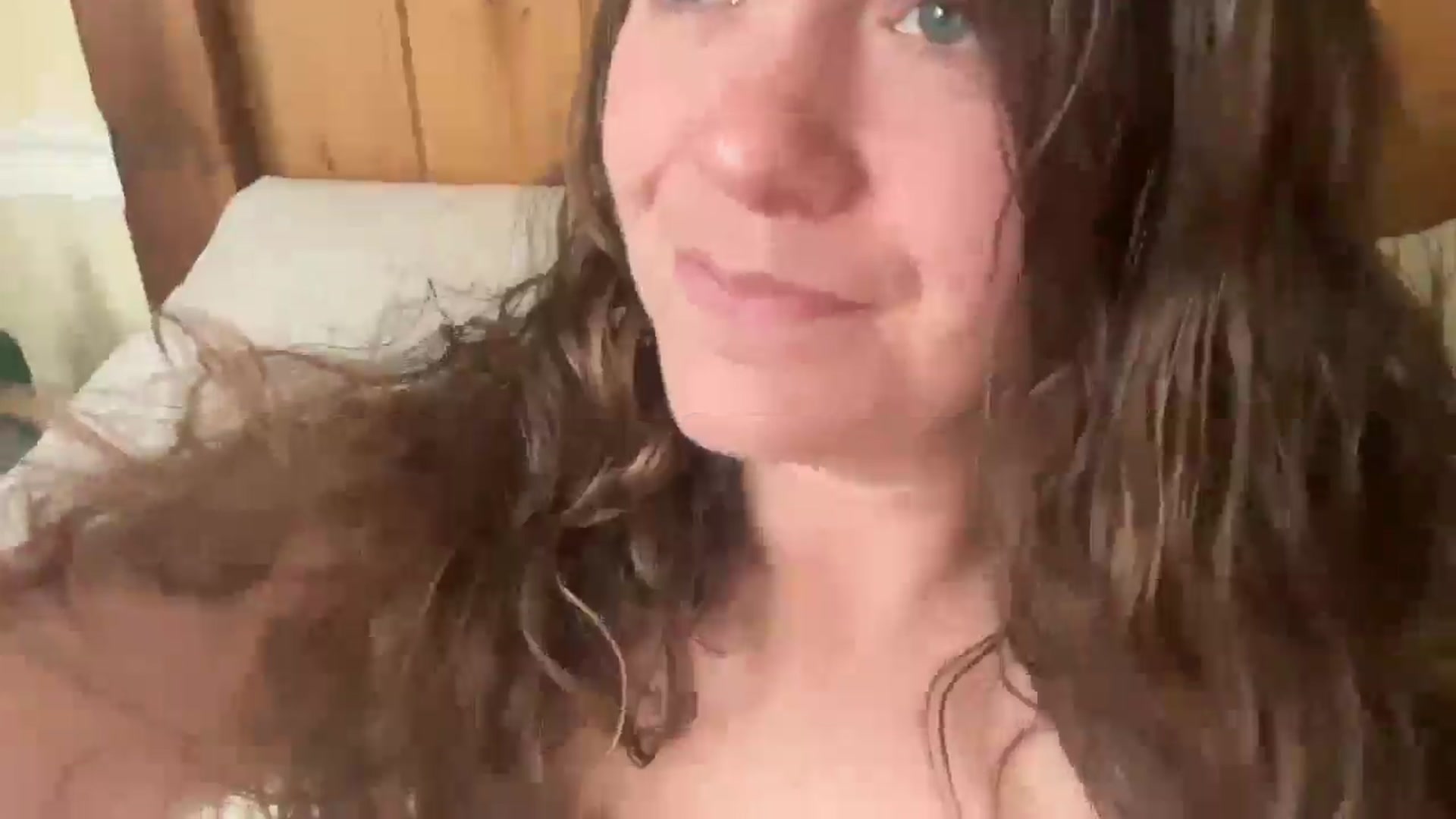 Gallery image thumbnail from Trixiegirl3's myfreecams stream on, 10/16/2025, 22:31 image 11 of 20