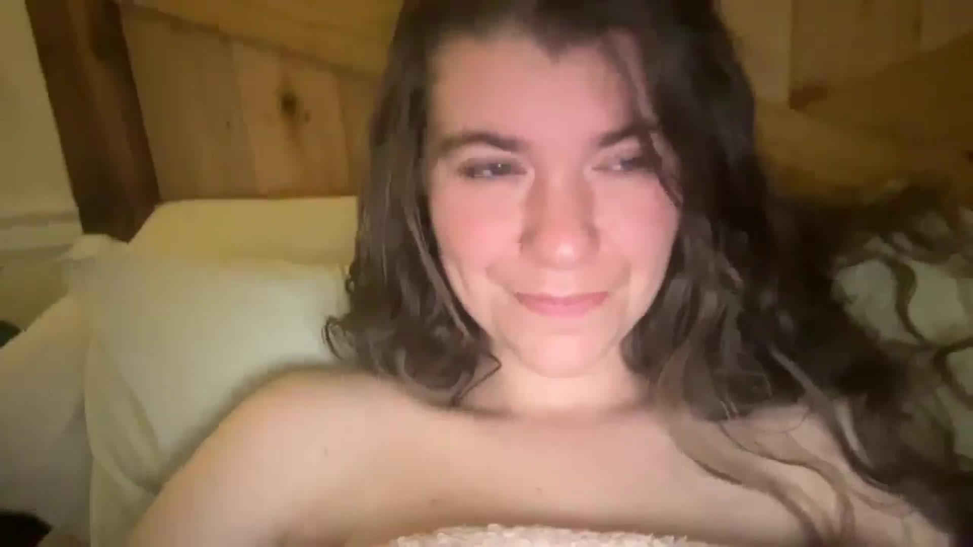 Gallery image thumbnail from Trixiegirl3's myfreecams stream on, 10/17/2025, 24:35 image 16 of 20