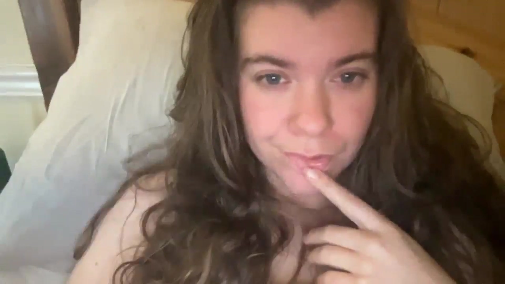 Gallery image thumbnail from Trixiegirl3's myfreecams stream on, 10/17/2025, 20:56 image 15 of 20
