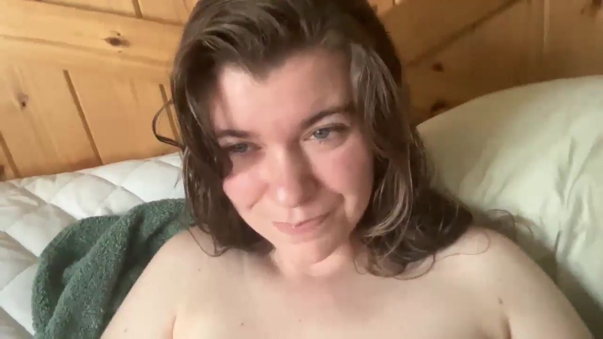 Gallery image thumbnail from Trixiegirl3's myfreecams stream on, 10/19/2025, 23:44 image 16 of 20