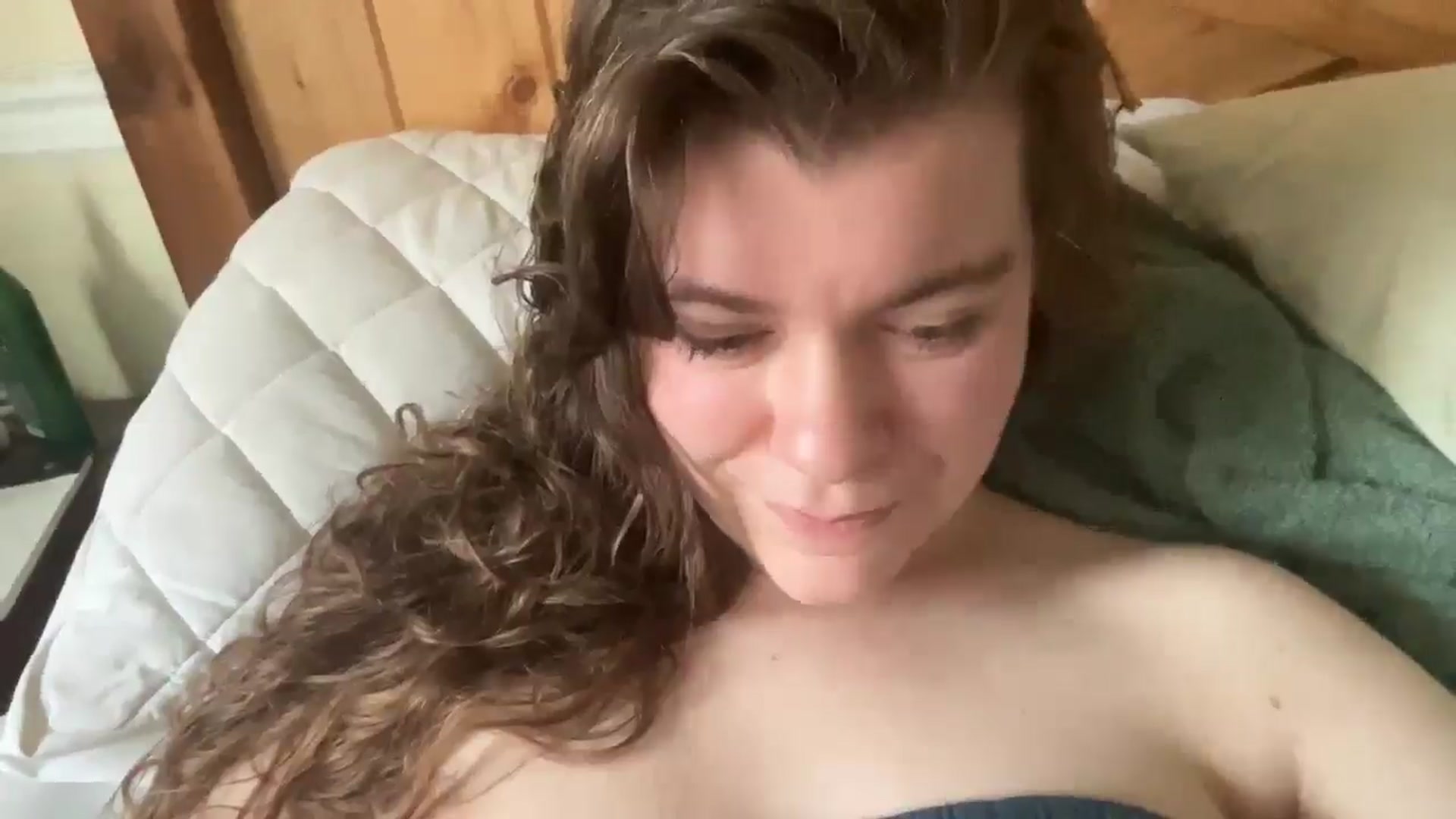 Gallery image thumbnail from Trixiegirl3's myfreecams stream on, 10/19/2025, 23:44 image 7 of 20