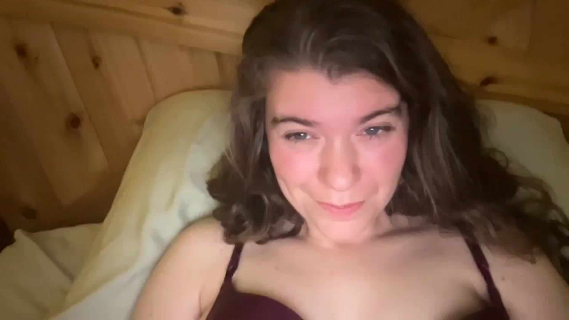 Gallery image thumbnail from Trixiegirl3's myfreecams stream on, 10/21/2025, 24:25 image 16 of 20