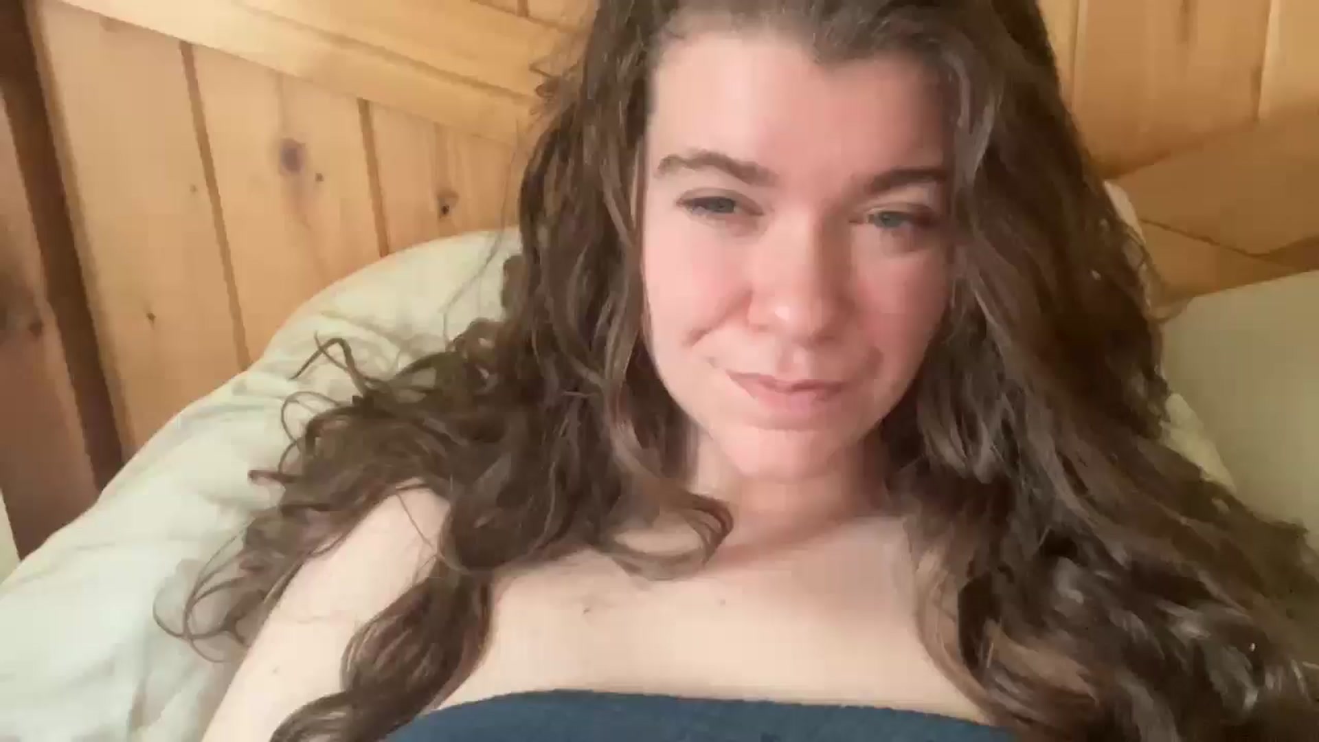 Gallery image thumbnail from Trixiegirl3's myfreecams stream on, 10/21/2025, 19:00 image 16 of 20