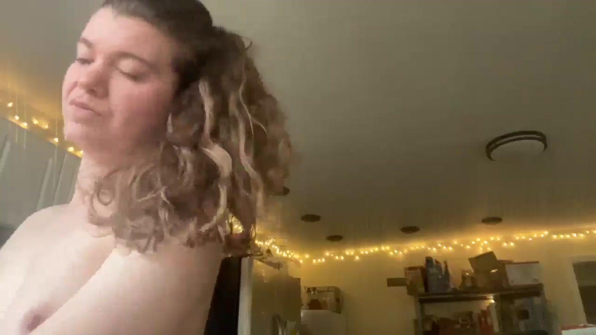 Gallery image thumbnail from Trixiegirl3's myfreecams stream on, 10/24/2025, 19:32 image 14 of 20