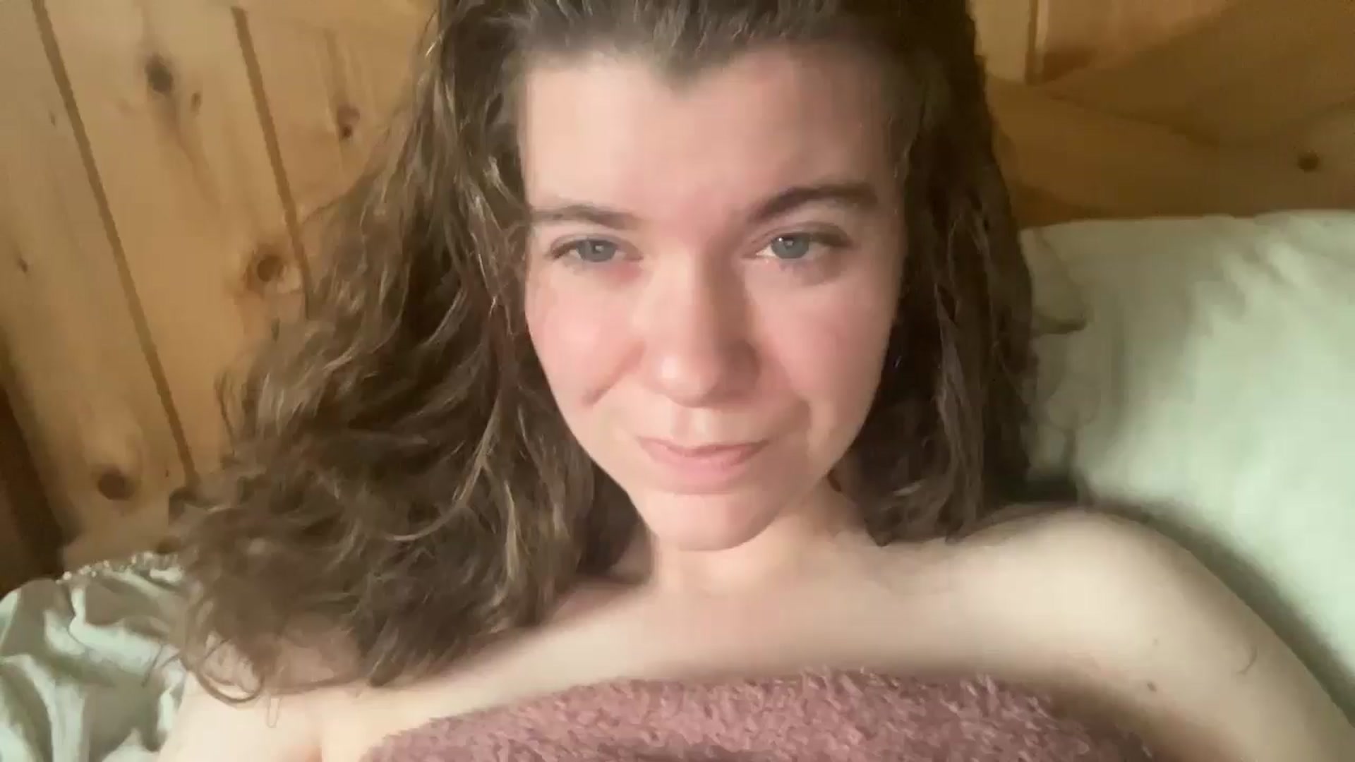 Gallery image thumbnail from Trixiegirl3's myfreecams stream on, 10/29/2025, 20:37 image 10 of 20