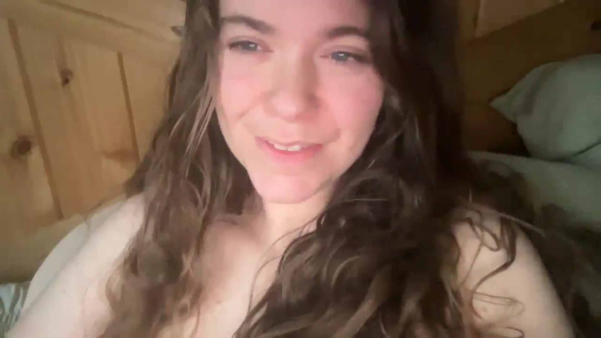 Gallery image thumbnail from Trixiegirl3's myfreecams stream on, 10/30/2025, 24:20 image 19 of 20