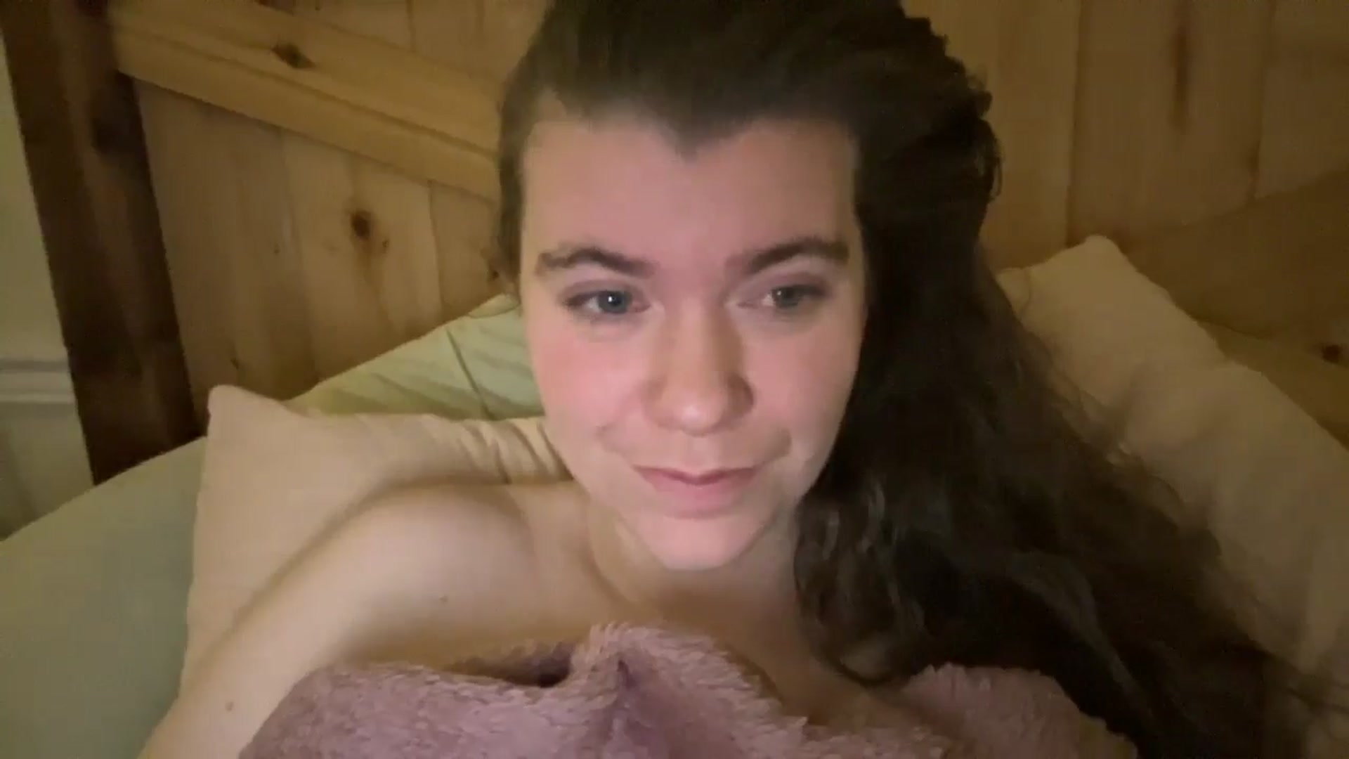 Gallery image thumbnail from Trixiegirl3's myfreecams stream on, 11/06/2025, 24:45 image 2 of 20