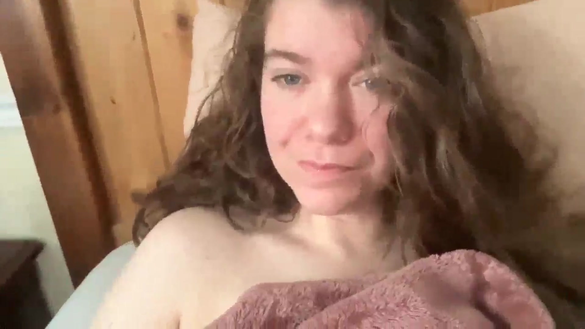 Gallery image thumbnail from Trixiegirl3's myfreecams stream on, 11/10/2025, 19:29 image 17 of 20