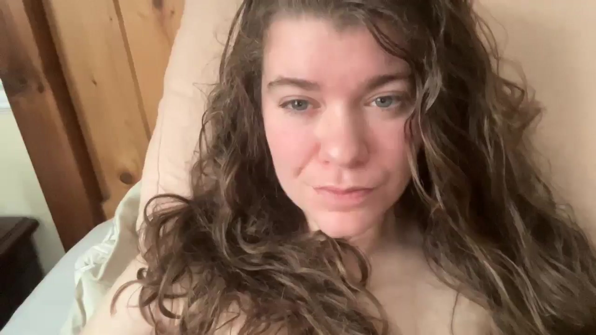Gallery image thumbnail from Trixiegirl3's myfreecams stream on, 11/10/2025, 19:29 image 9 of 20